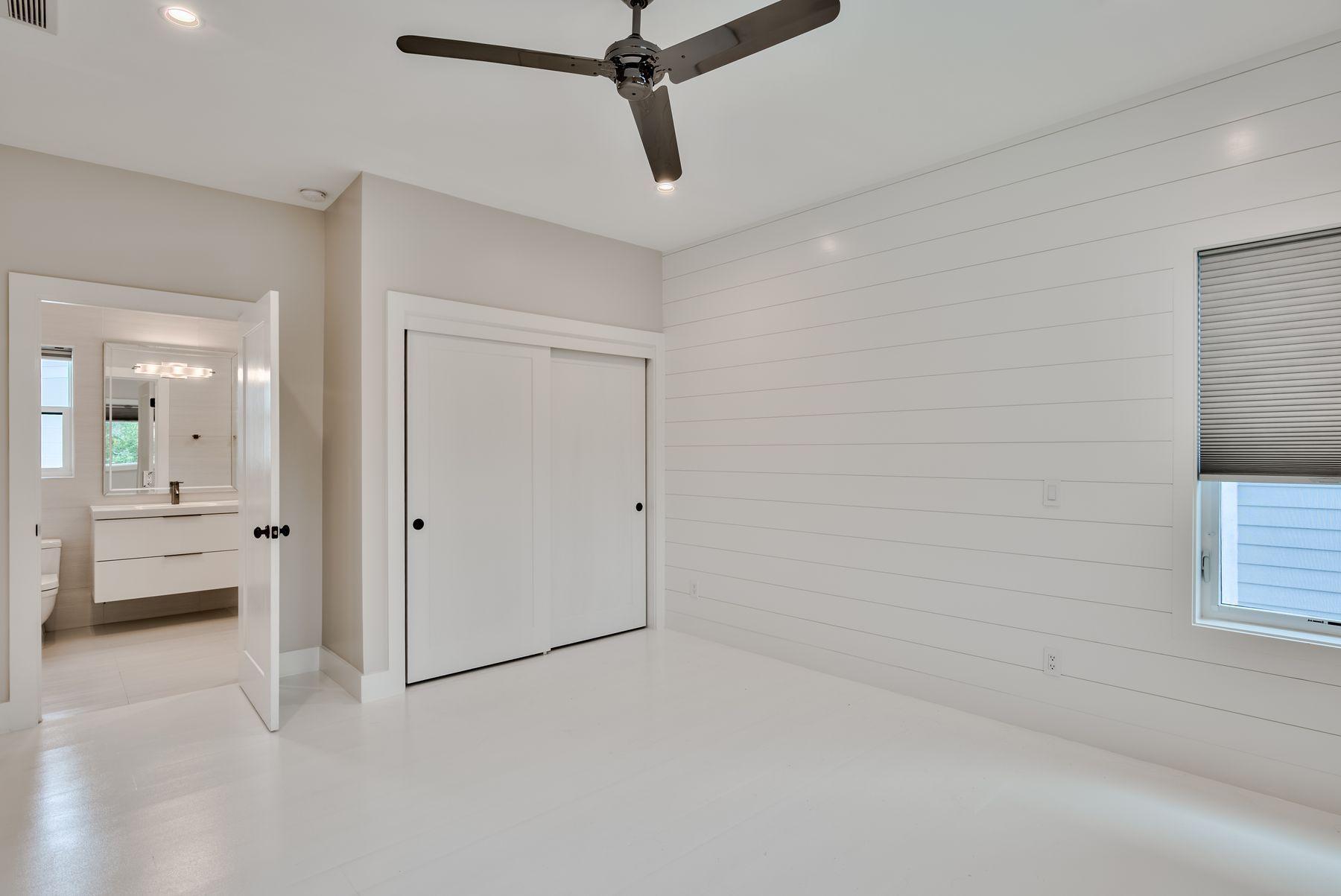SEAGROVE 1ST ADDITION - Residential