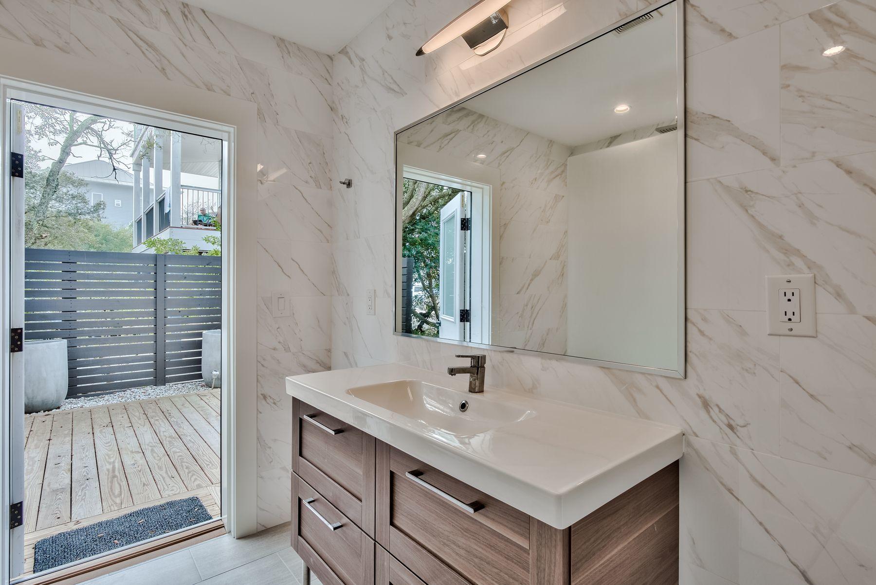 SEAGROVE 1ST ADDITION - Residential