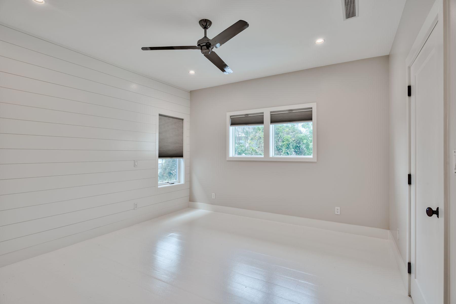 SEAGROVE 1ST ADDITION - Residential