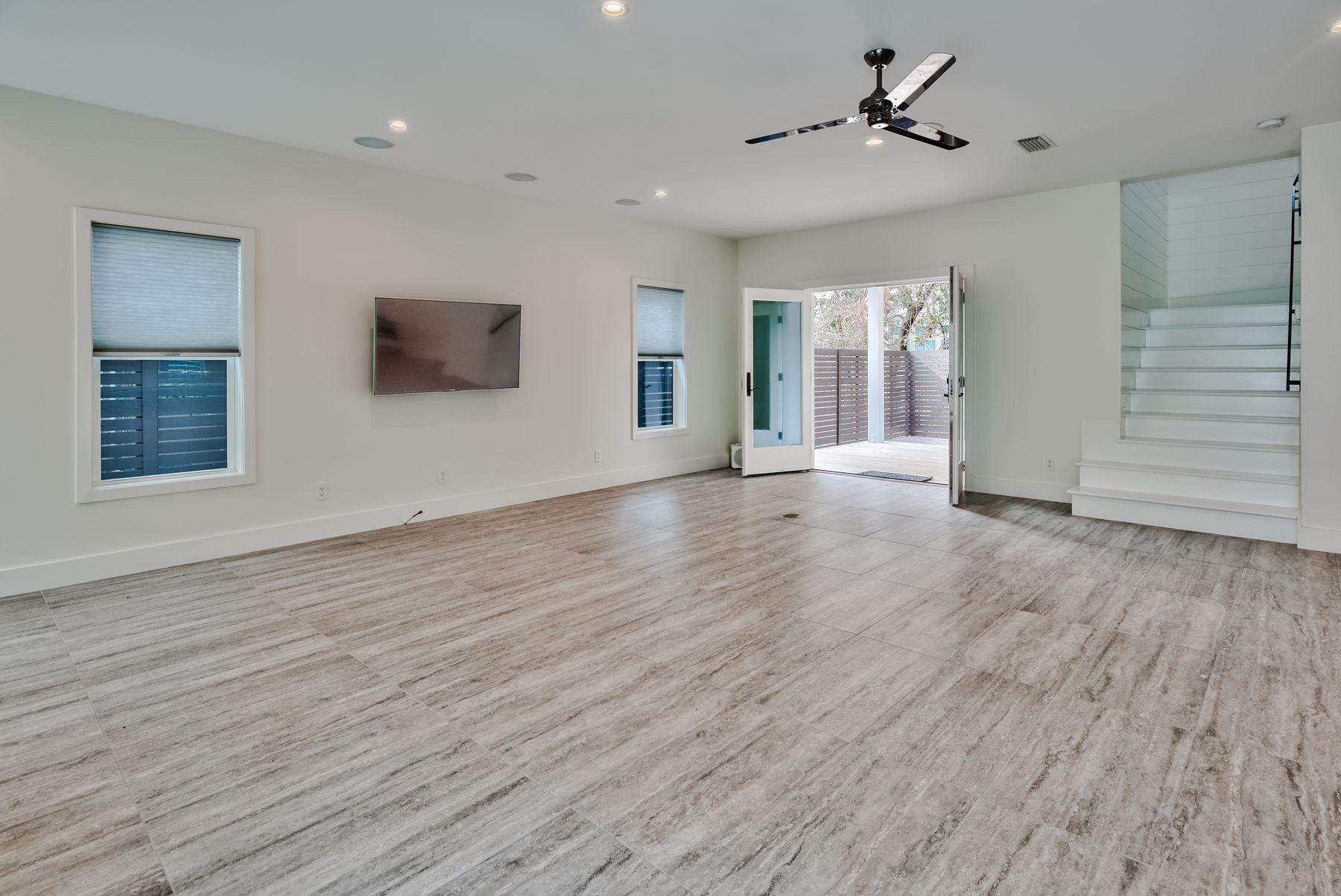 SEAGROVE 1ST ADDITION - Residential
