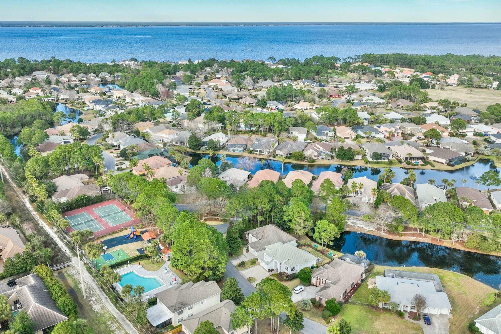 EMERALD LAKES PH 1 - Residential