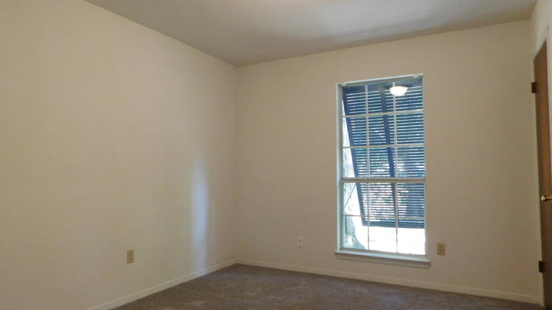 SAVANNAH OAKS - Residential