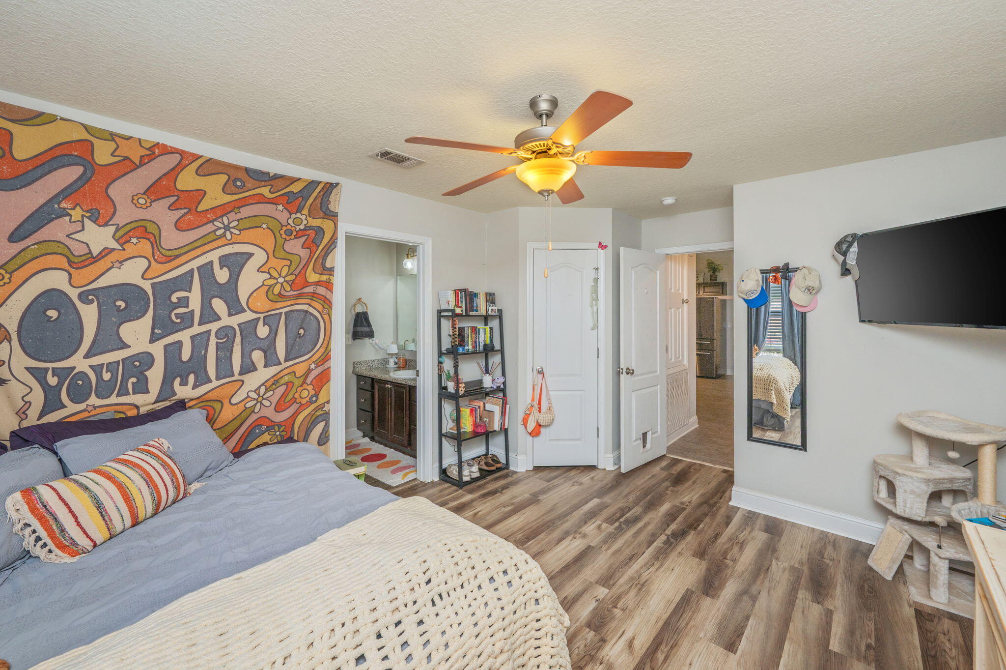 SILVER SPRINGS EST - Residential