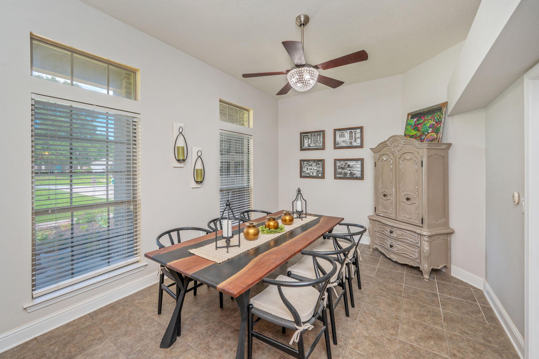 SILVER SPRINGS EST - Residential