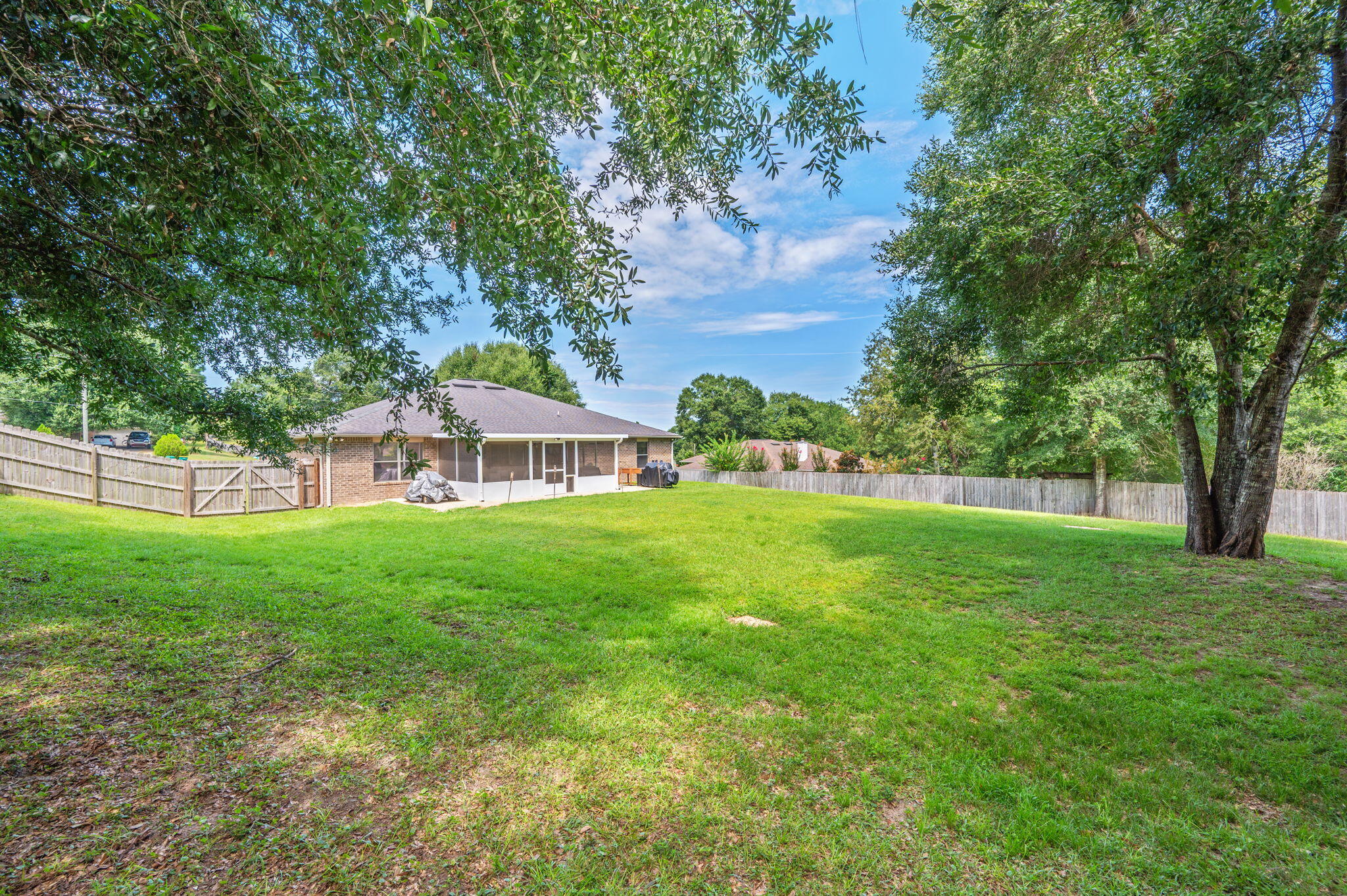 SILVER SPRINGS EST - Residential