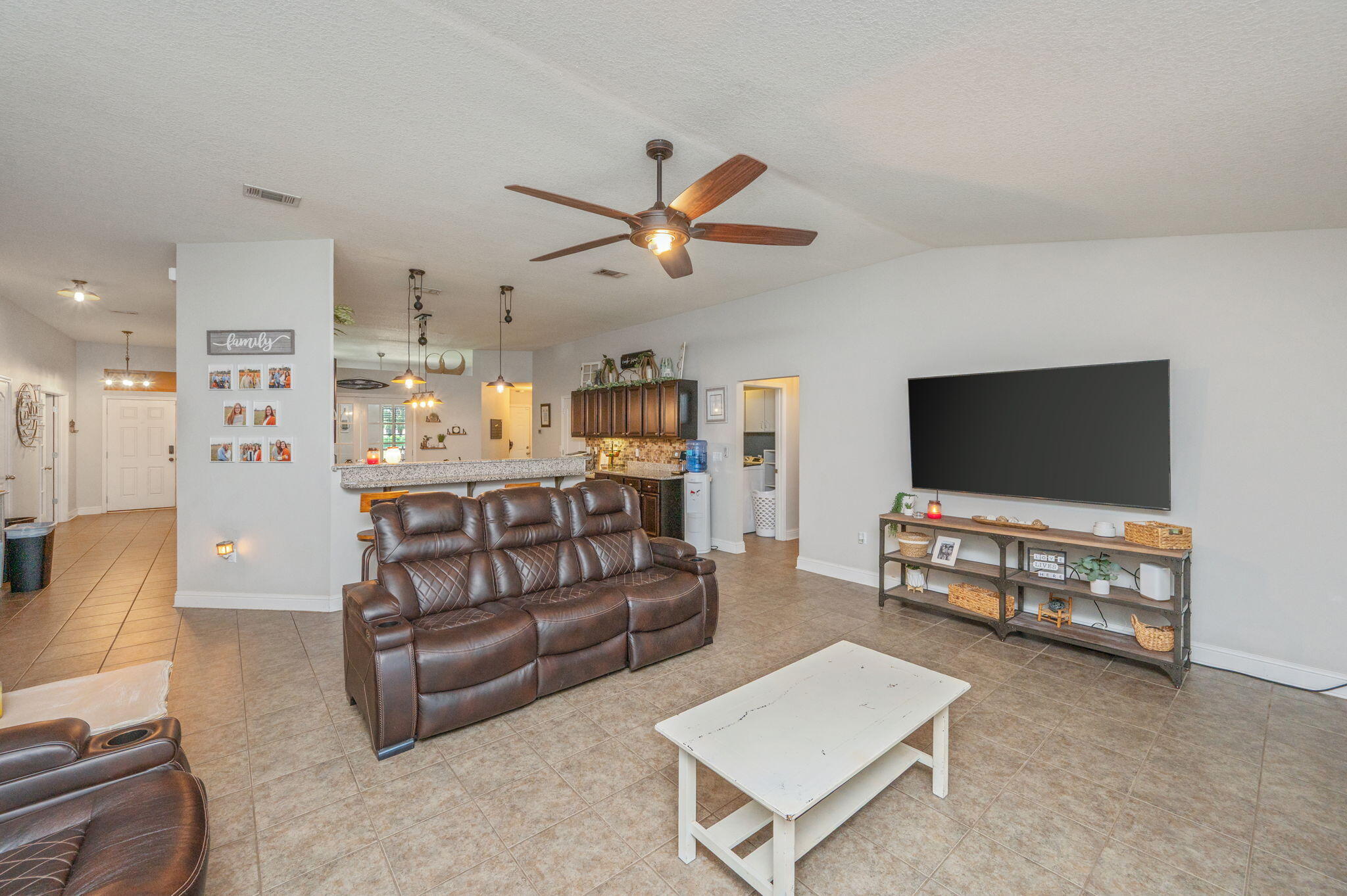 SILVER SPRINGS EST - Residential