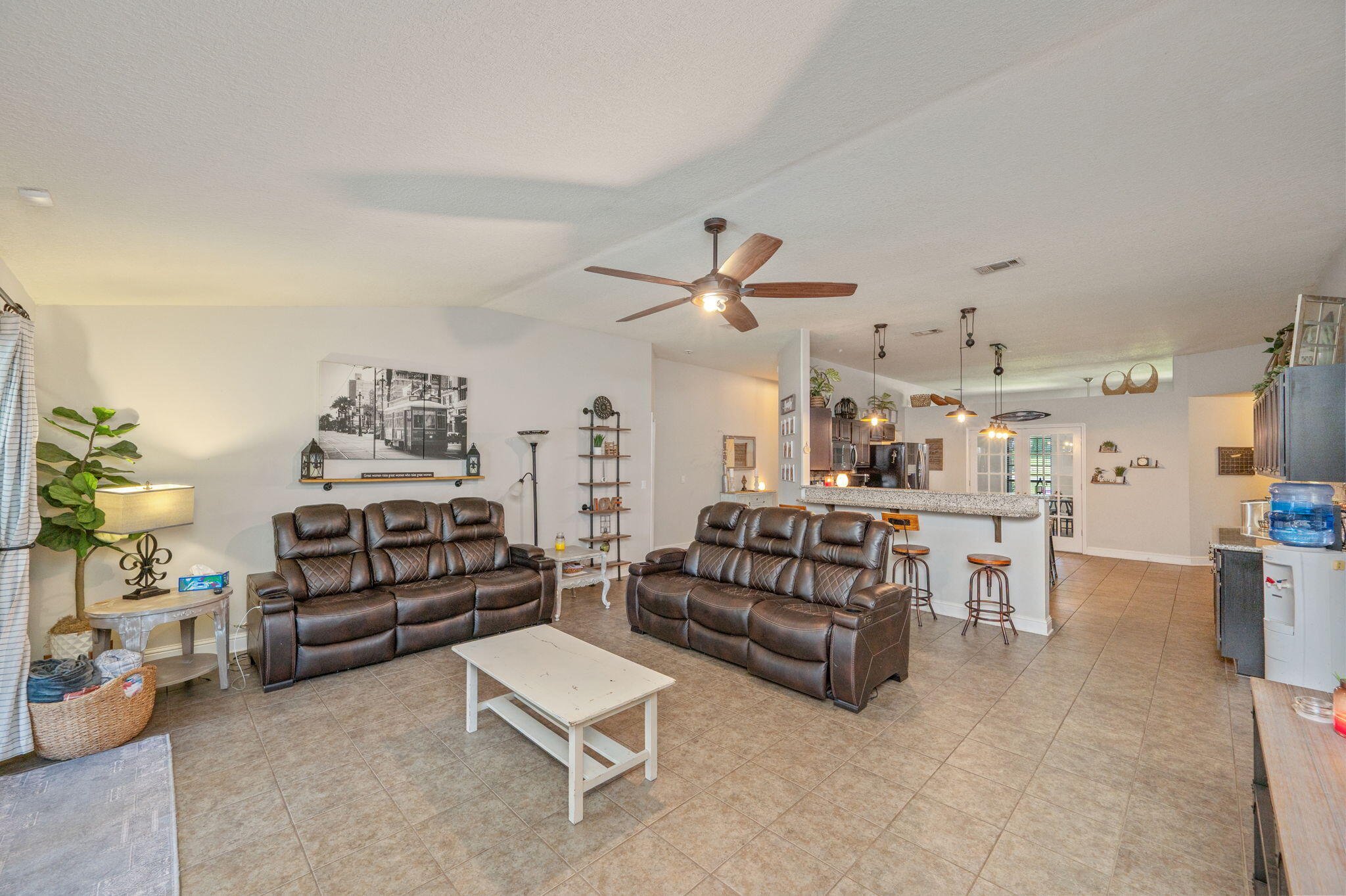 SILVER SPRINGS EST - Residential