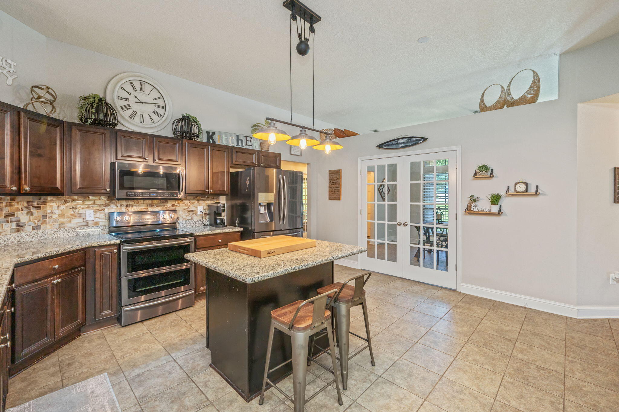 SILVER SPRINGS EST - Residential