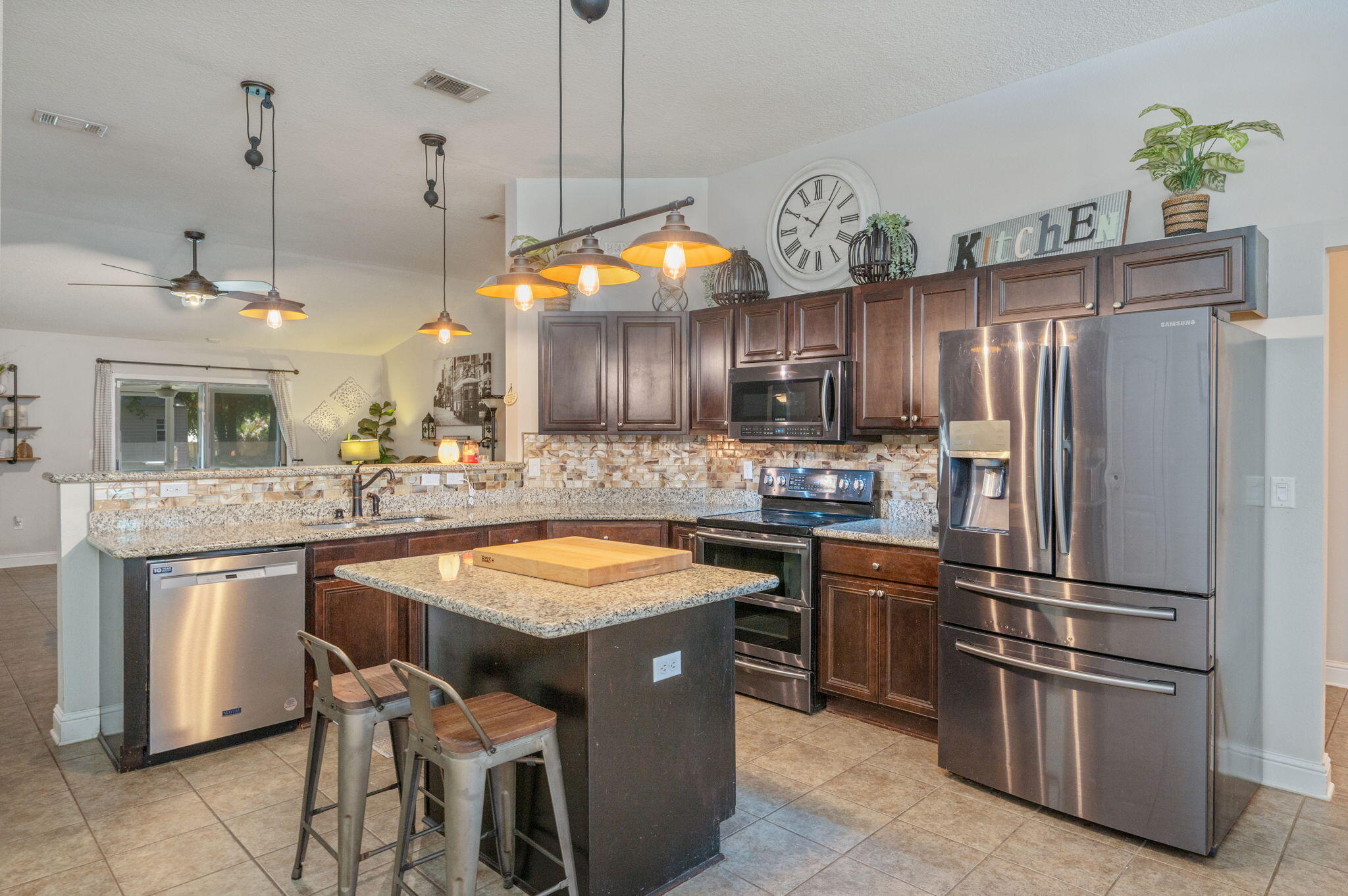 SILVER SPRINGS EST - Residential