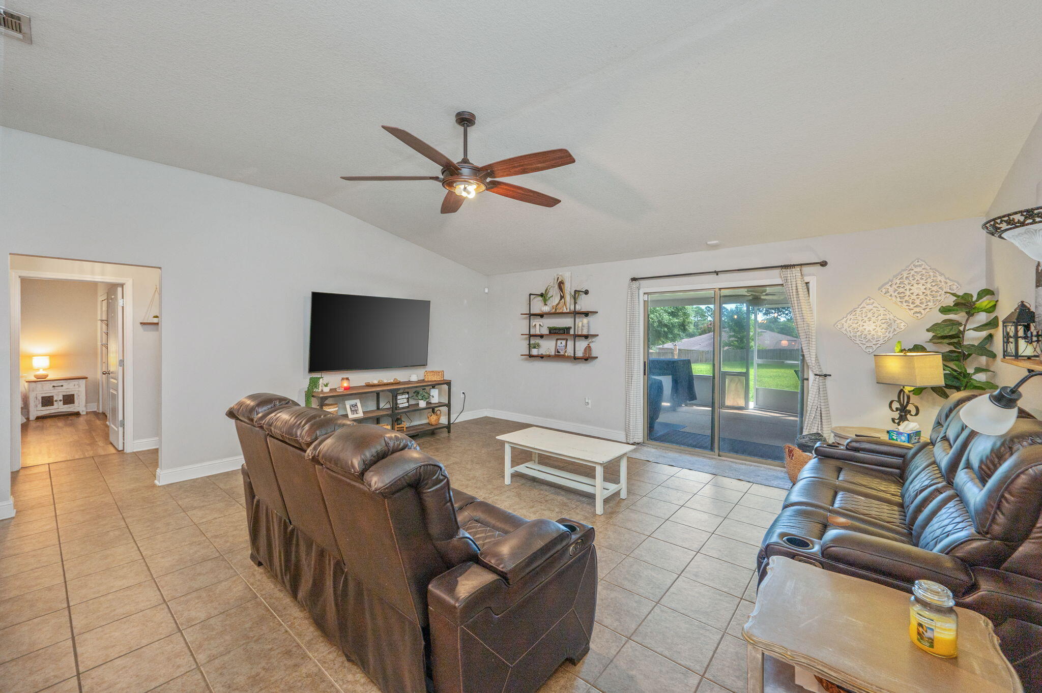 SILVER SPRINGS EST - Residential