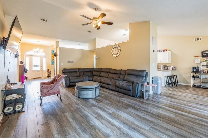 CREETWOOD PLACE - Residential