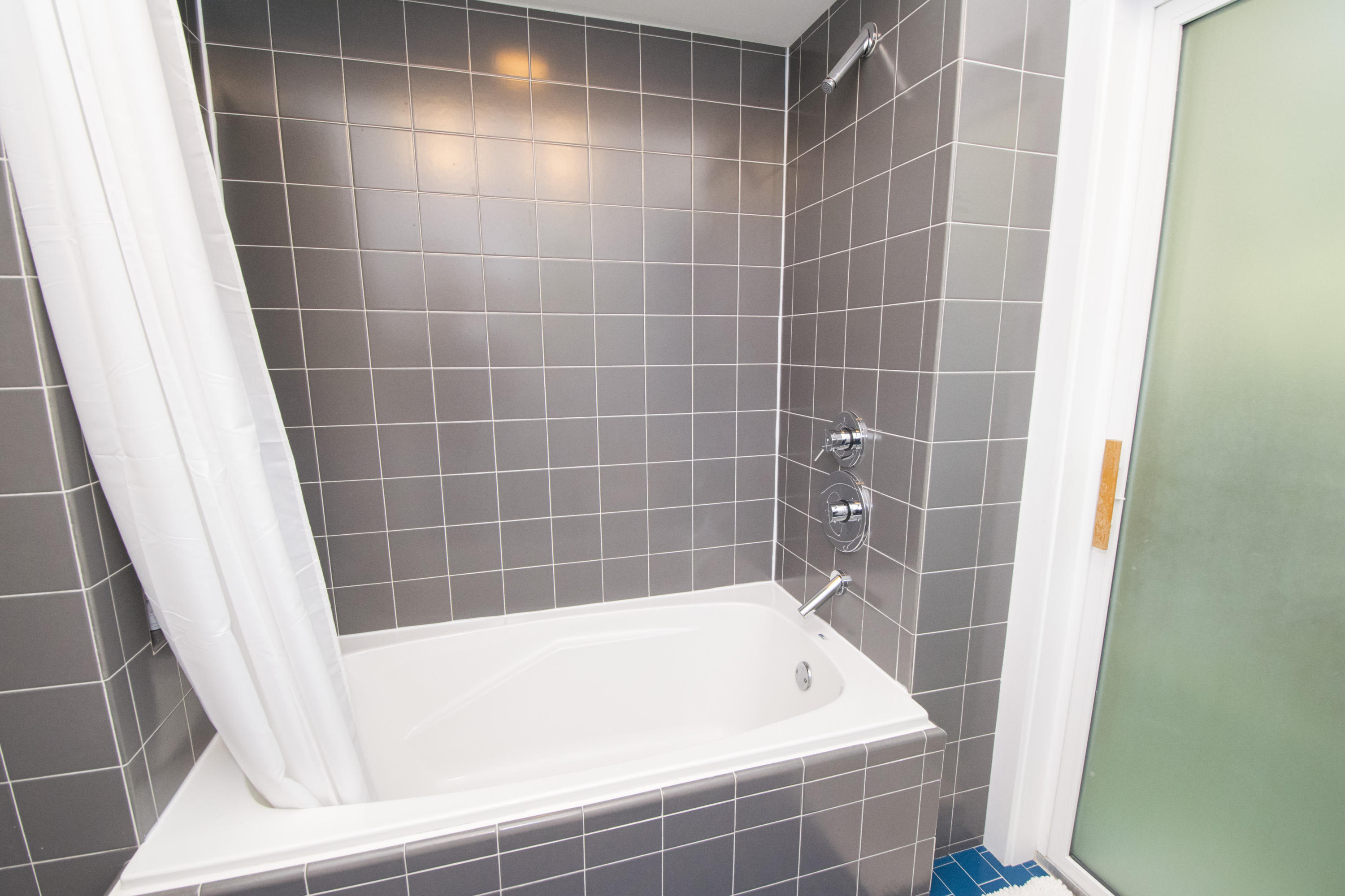 BEACH HIGHLAND - Residential