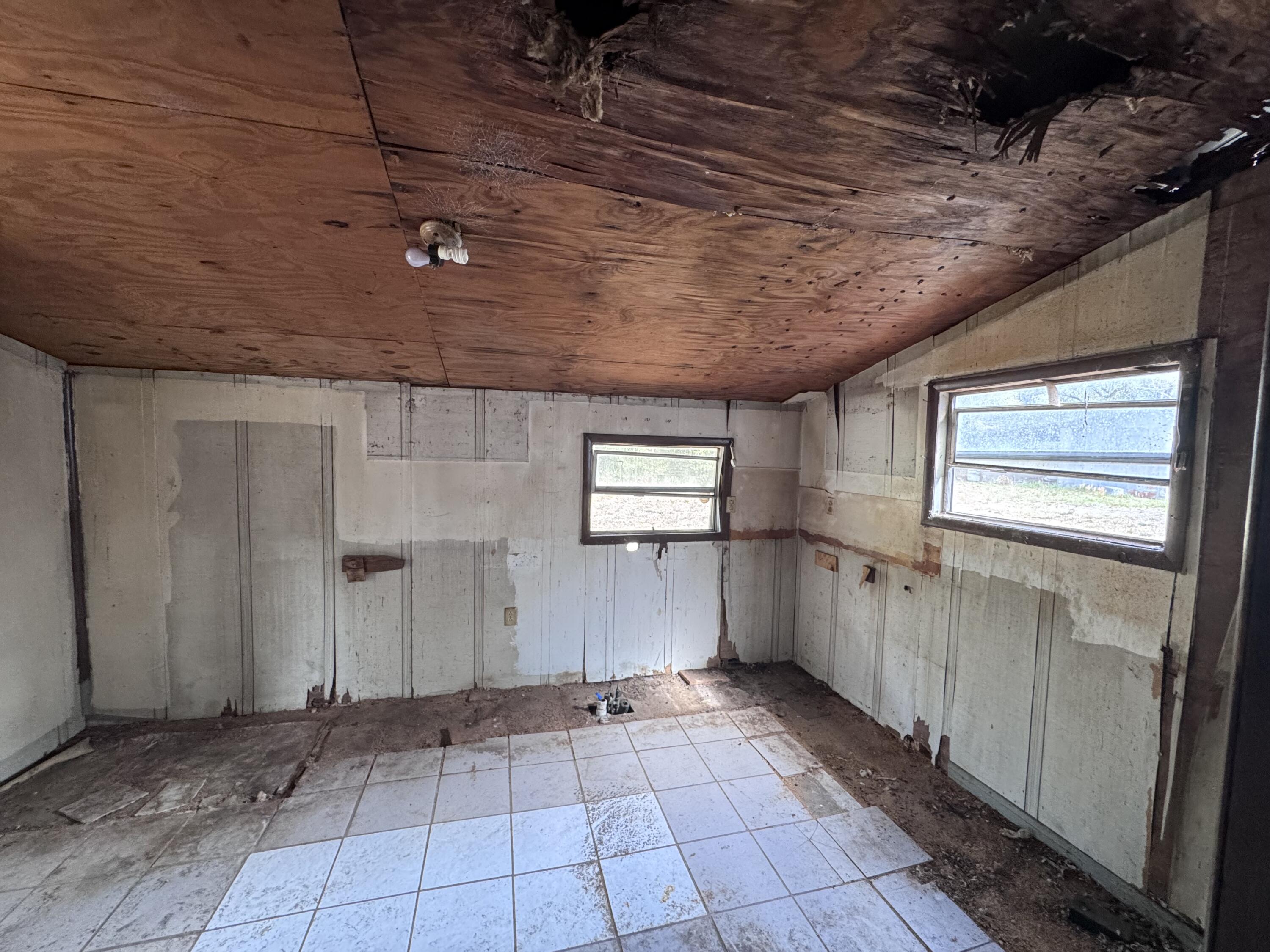 PALM LAKE 2ND ADDN UNREC - Residential