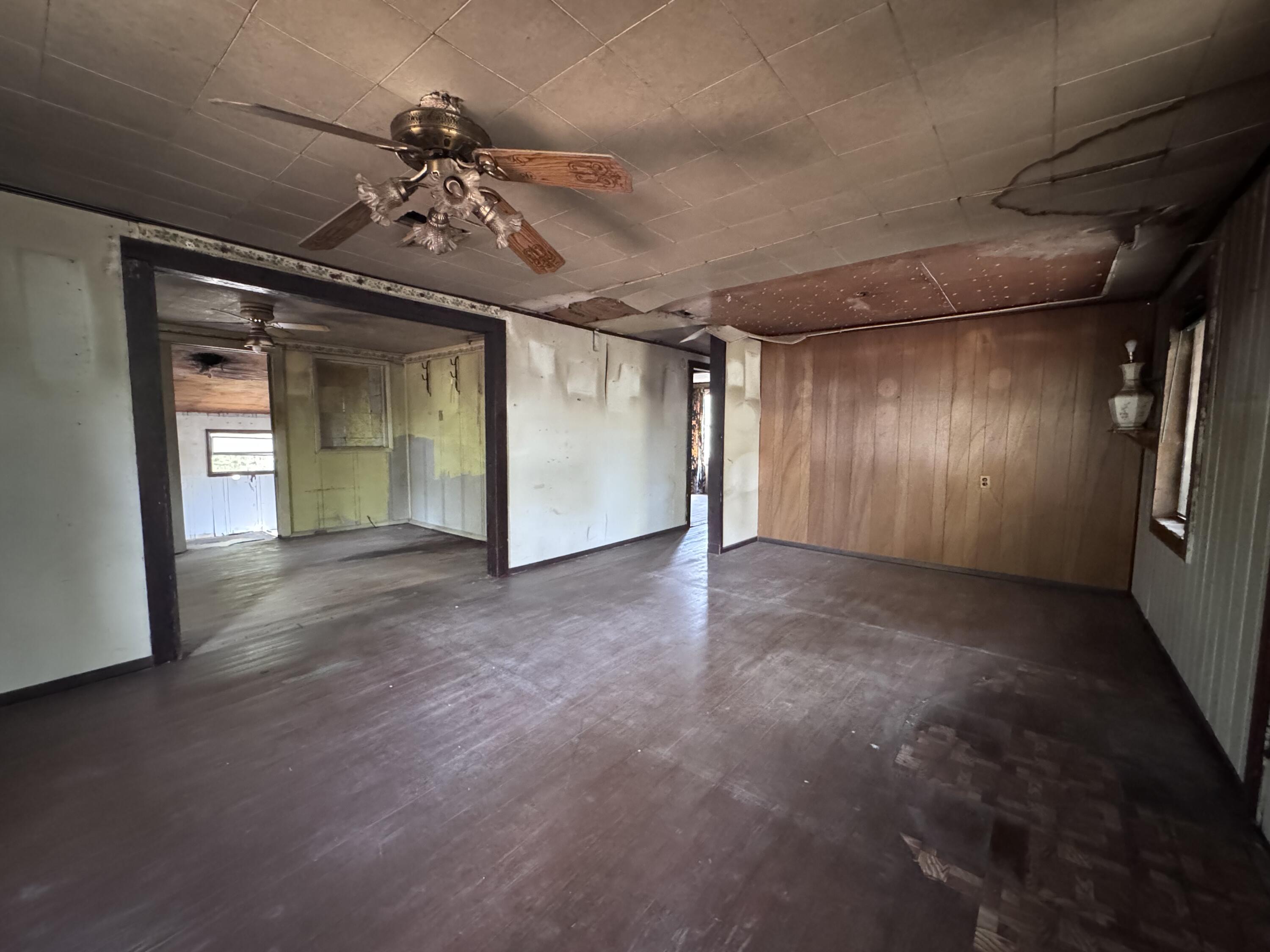 PALM LAKE 2ND ADDN UNREC - Residential