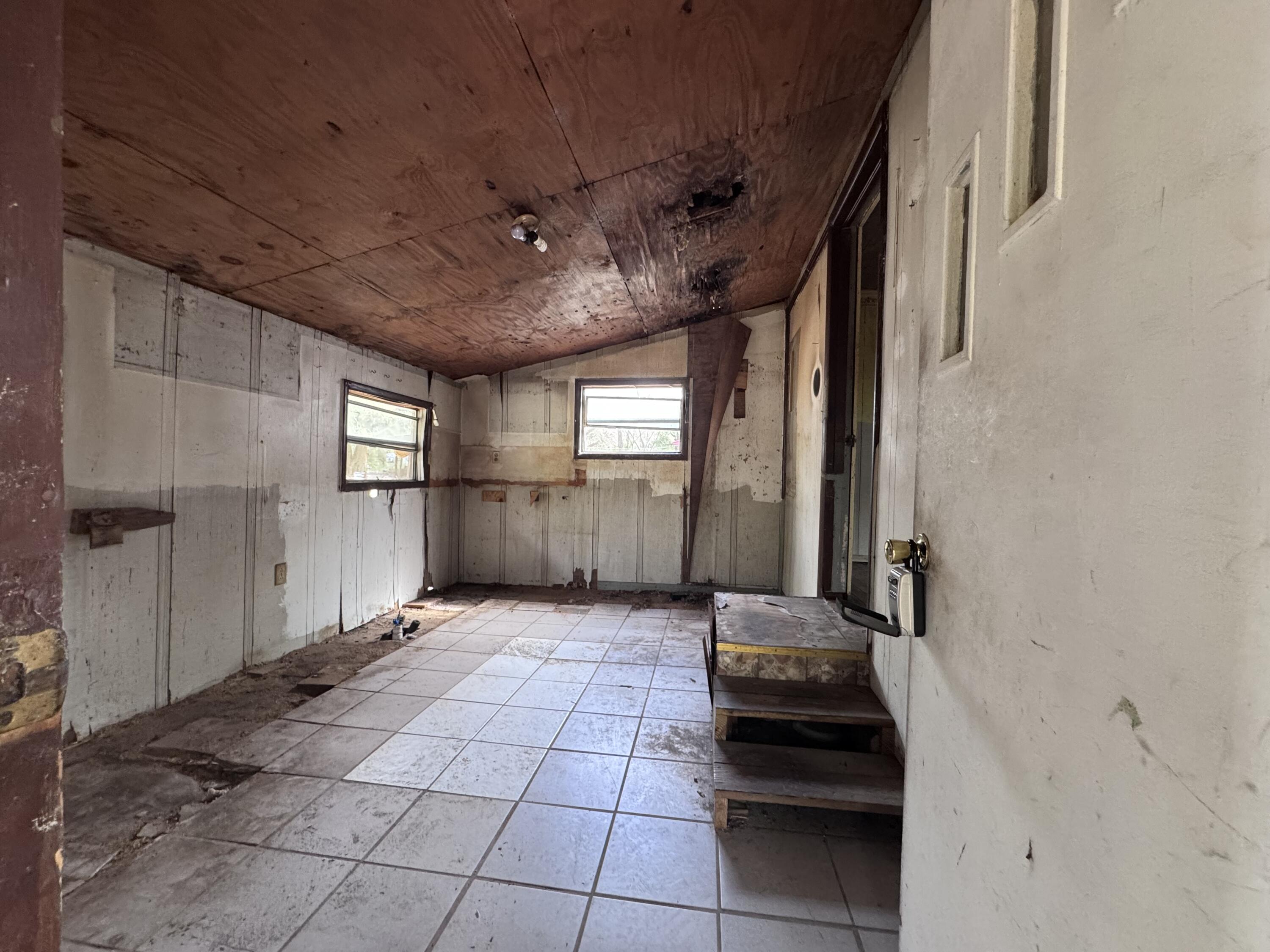 PALM LAKE 2ND ADDN UNREC - Residential