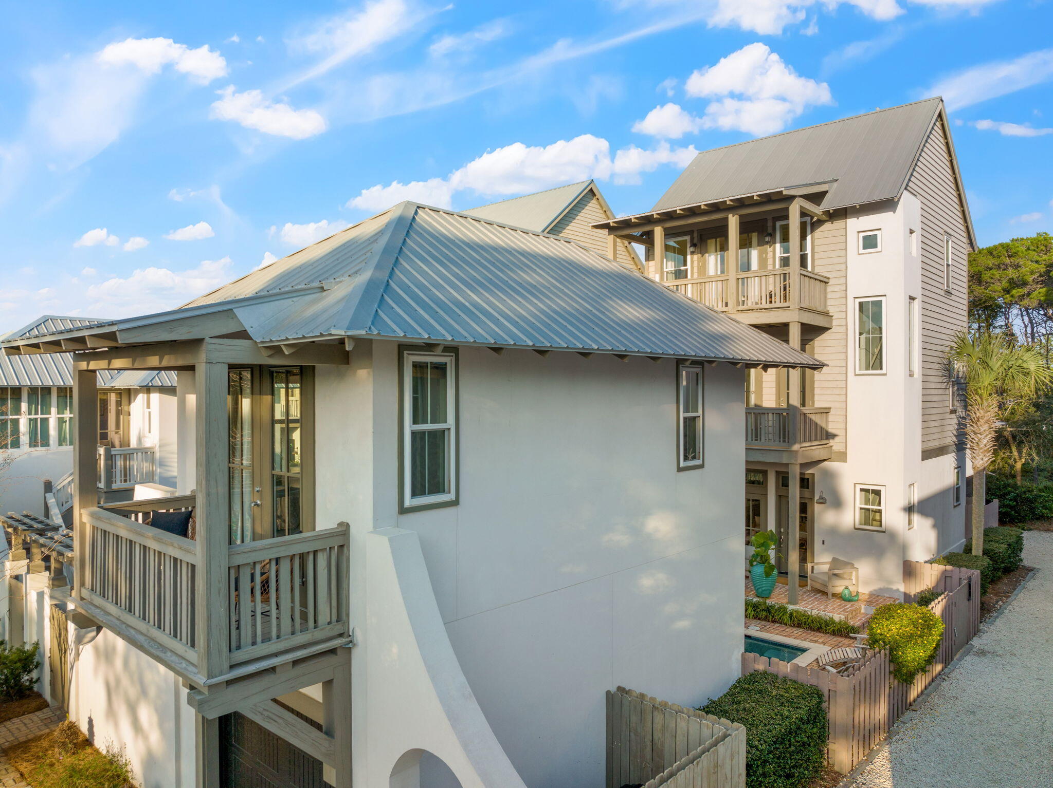 COSTA CARINA - Residential