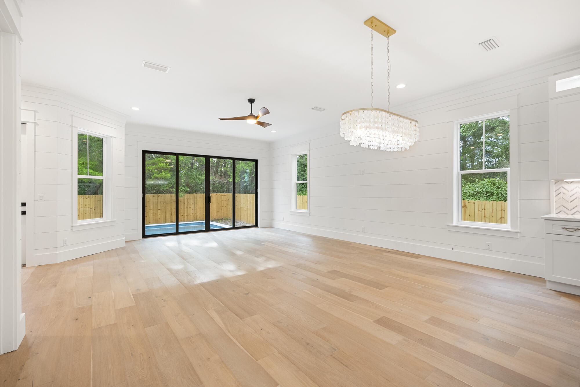 DALTON UNREC - Residential