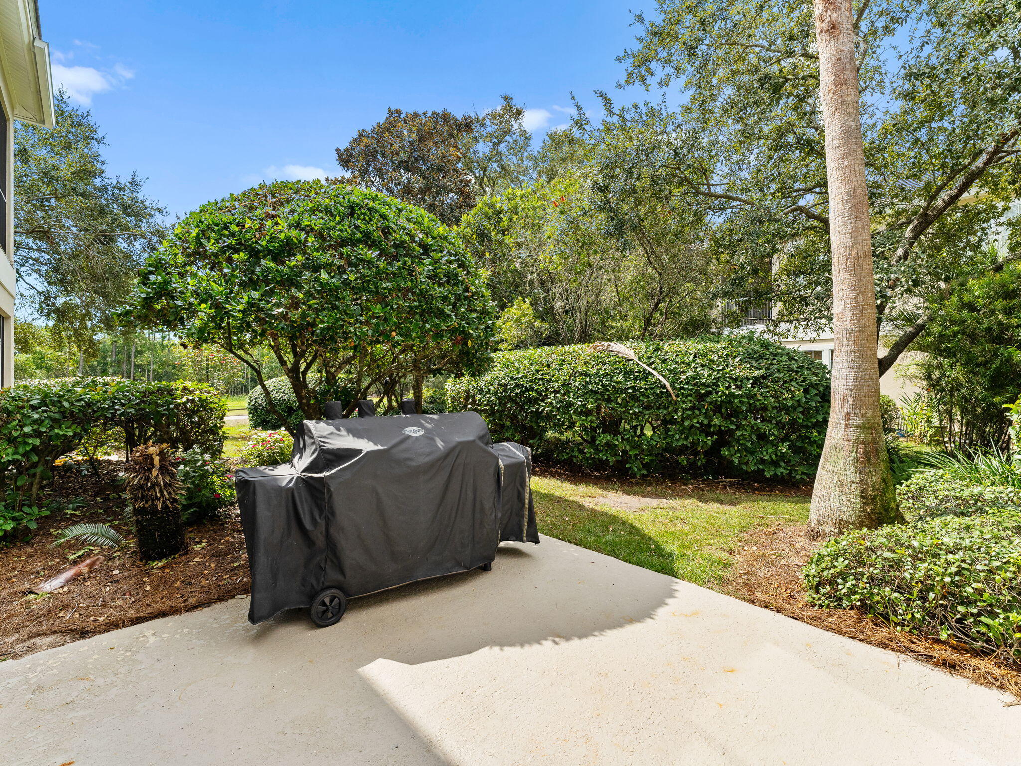 REGATTA BAY GOLF VILLAS - Residential
