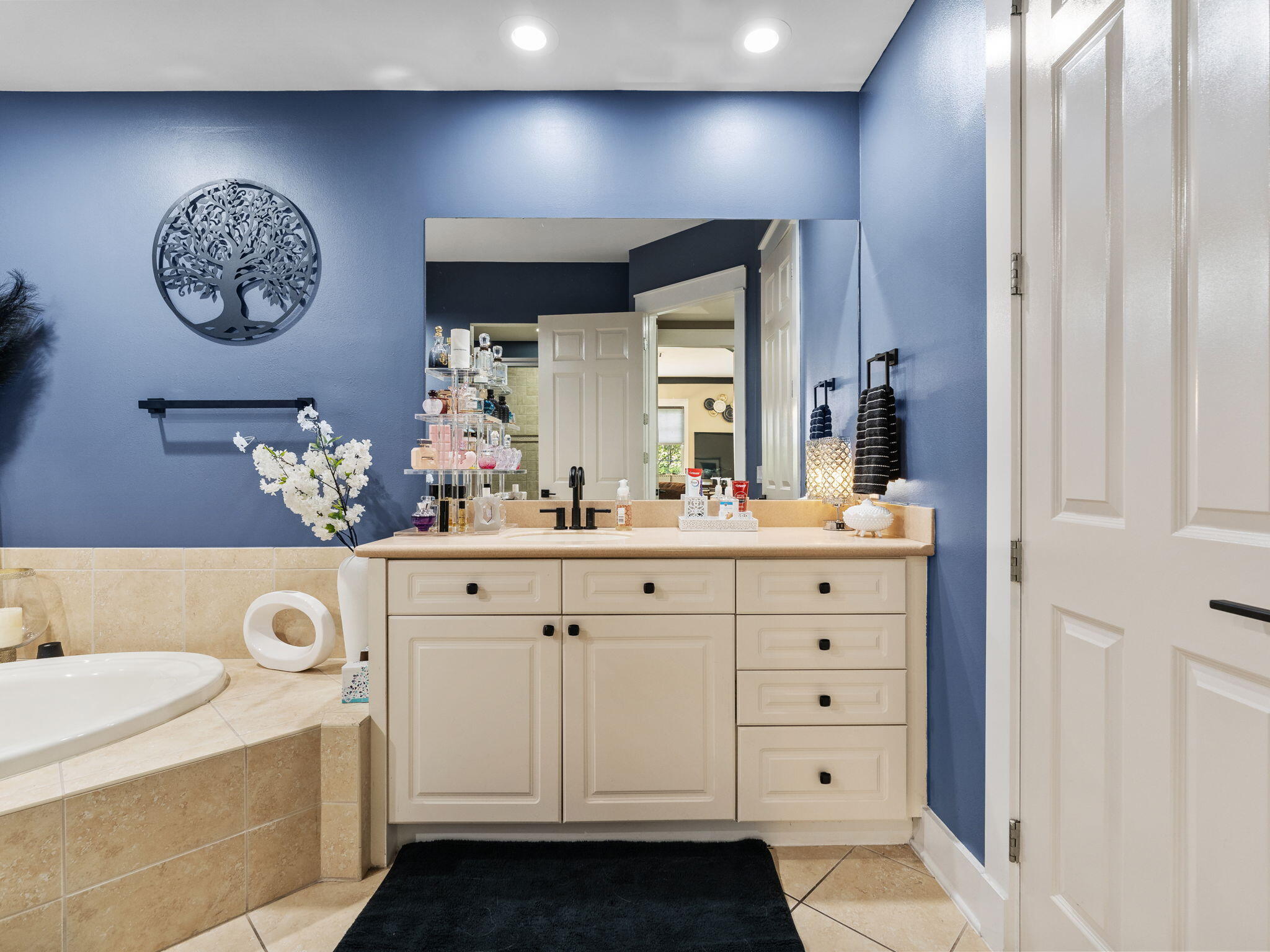 REGATTA BAY GOLF VILLAS - Residential