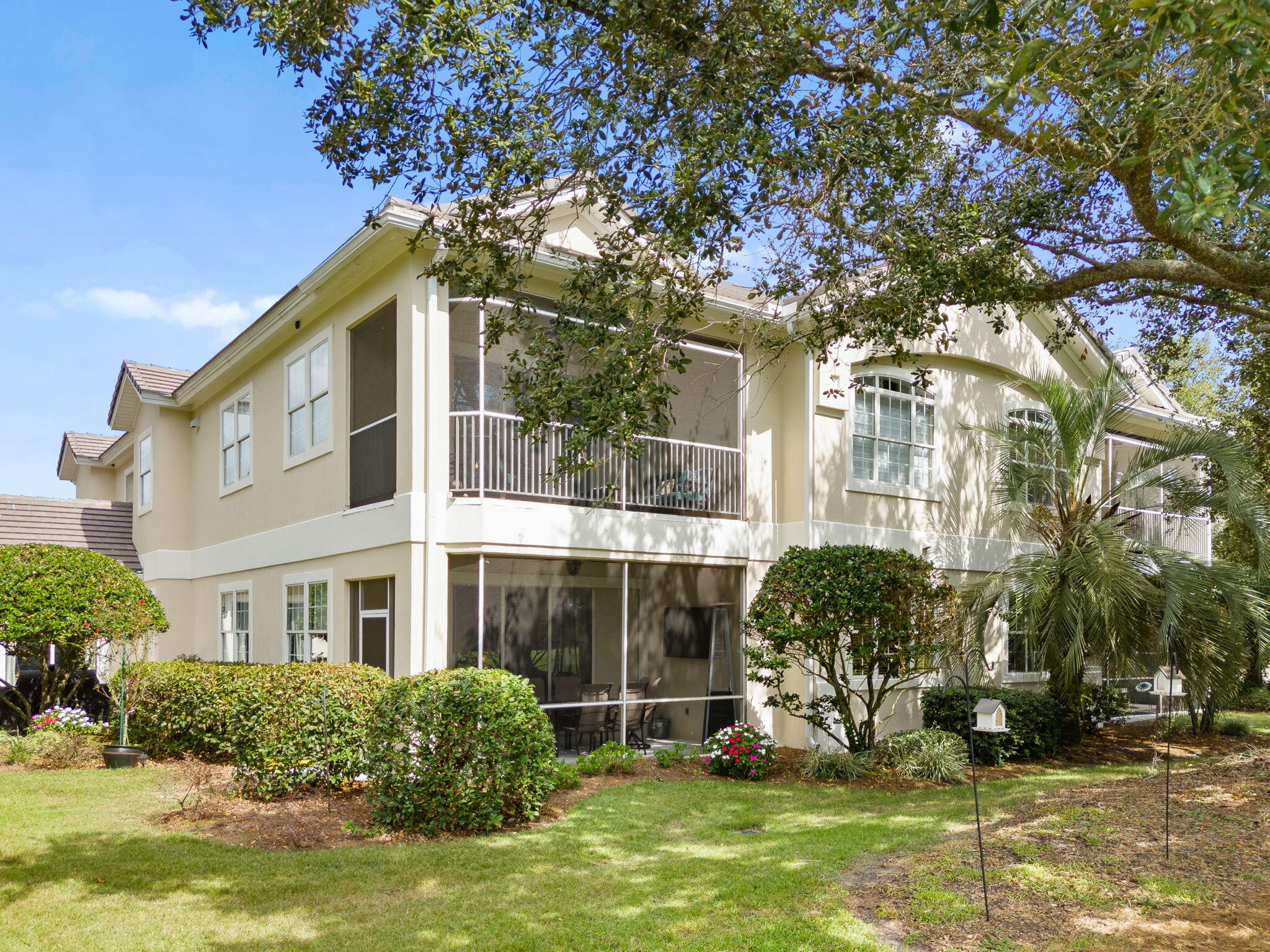 REGATTA BAY GOLF VILLAS - Residential