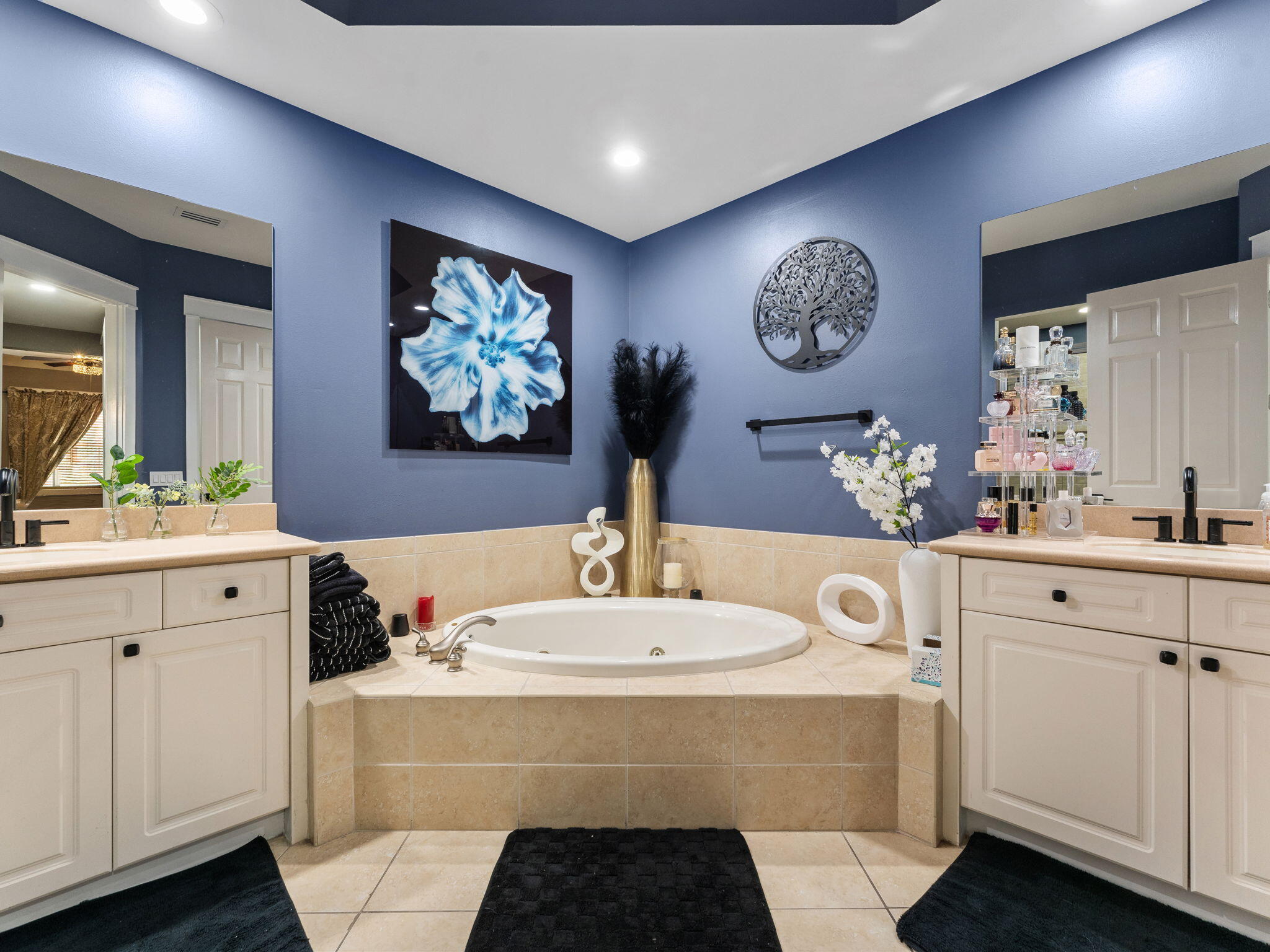 REGATTA BAY GOLF VILLAS - Residential