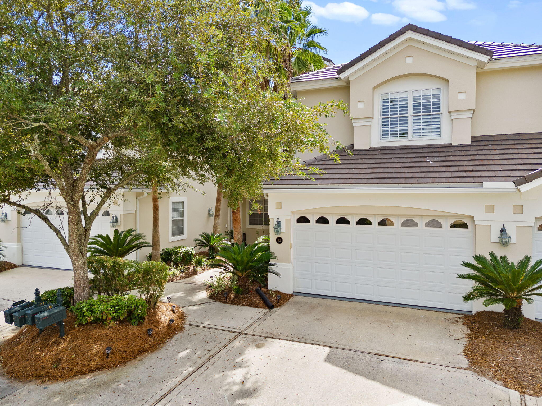 REGATTA BAY GOLF VILLAS - Residential