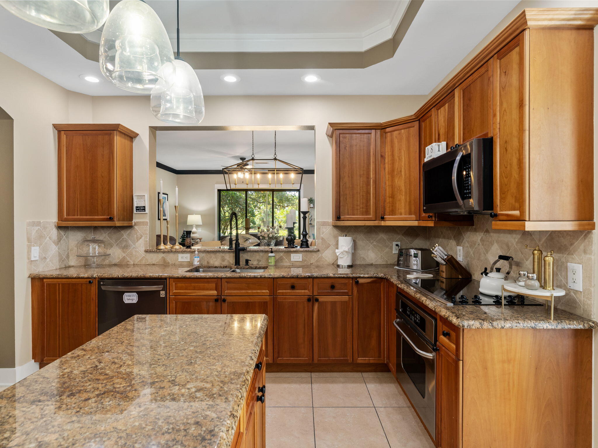 REGATTA BAY GOLF VILLAS - Residential