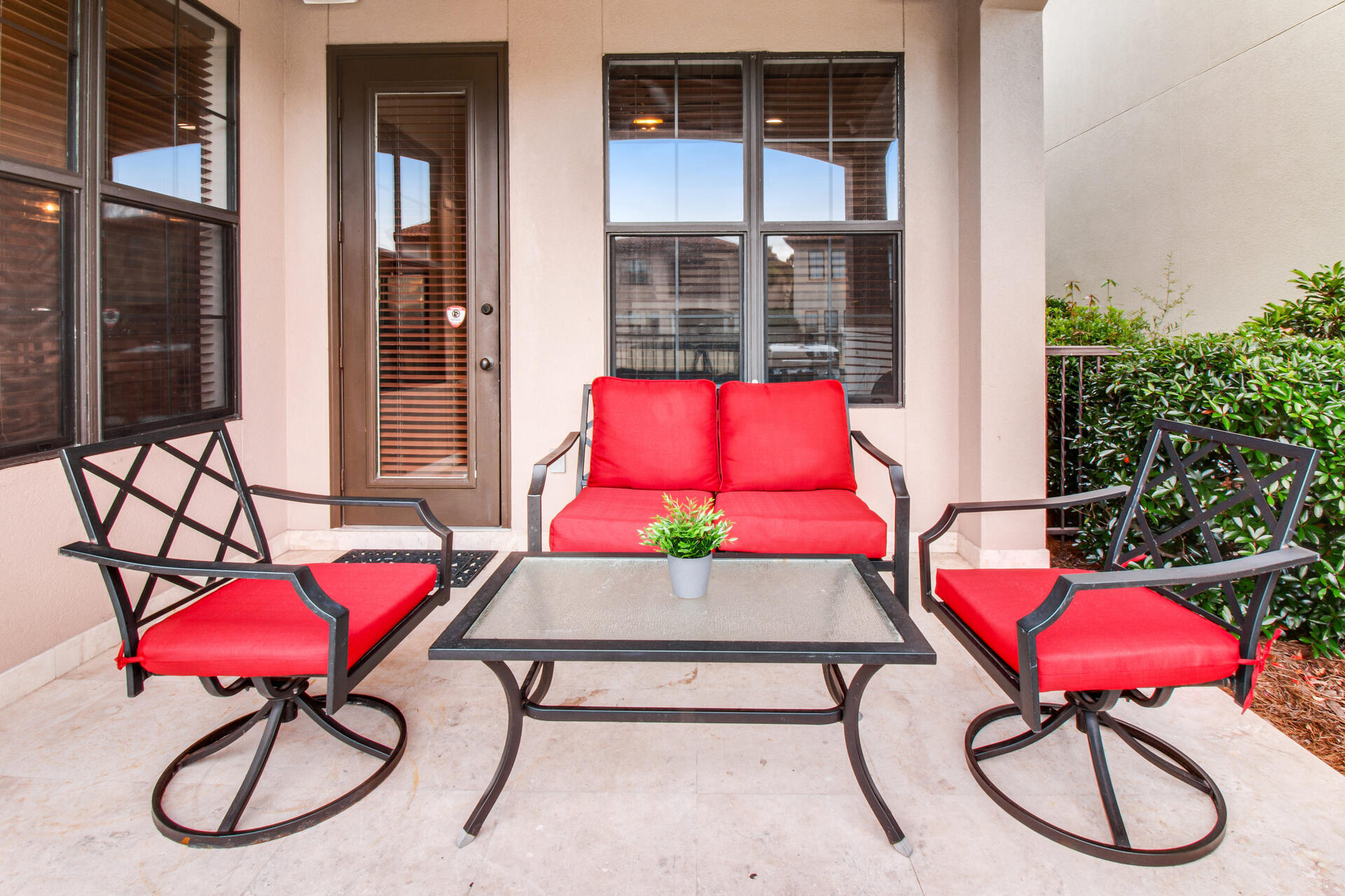 Villa Lago - Residential