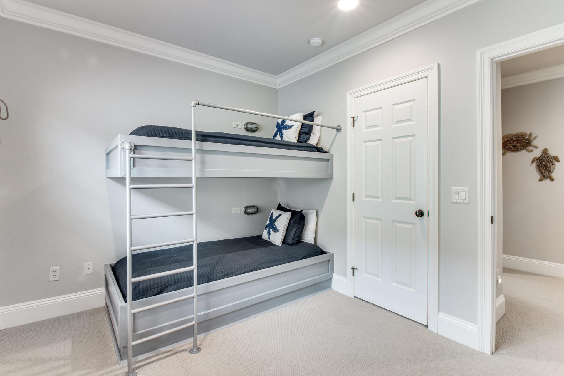 Villa Lago - Residential