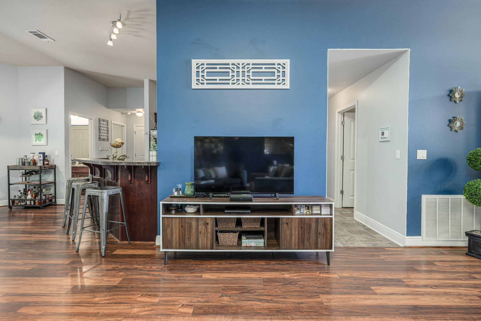 ALICIA PLACE - Residential