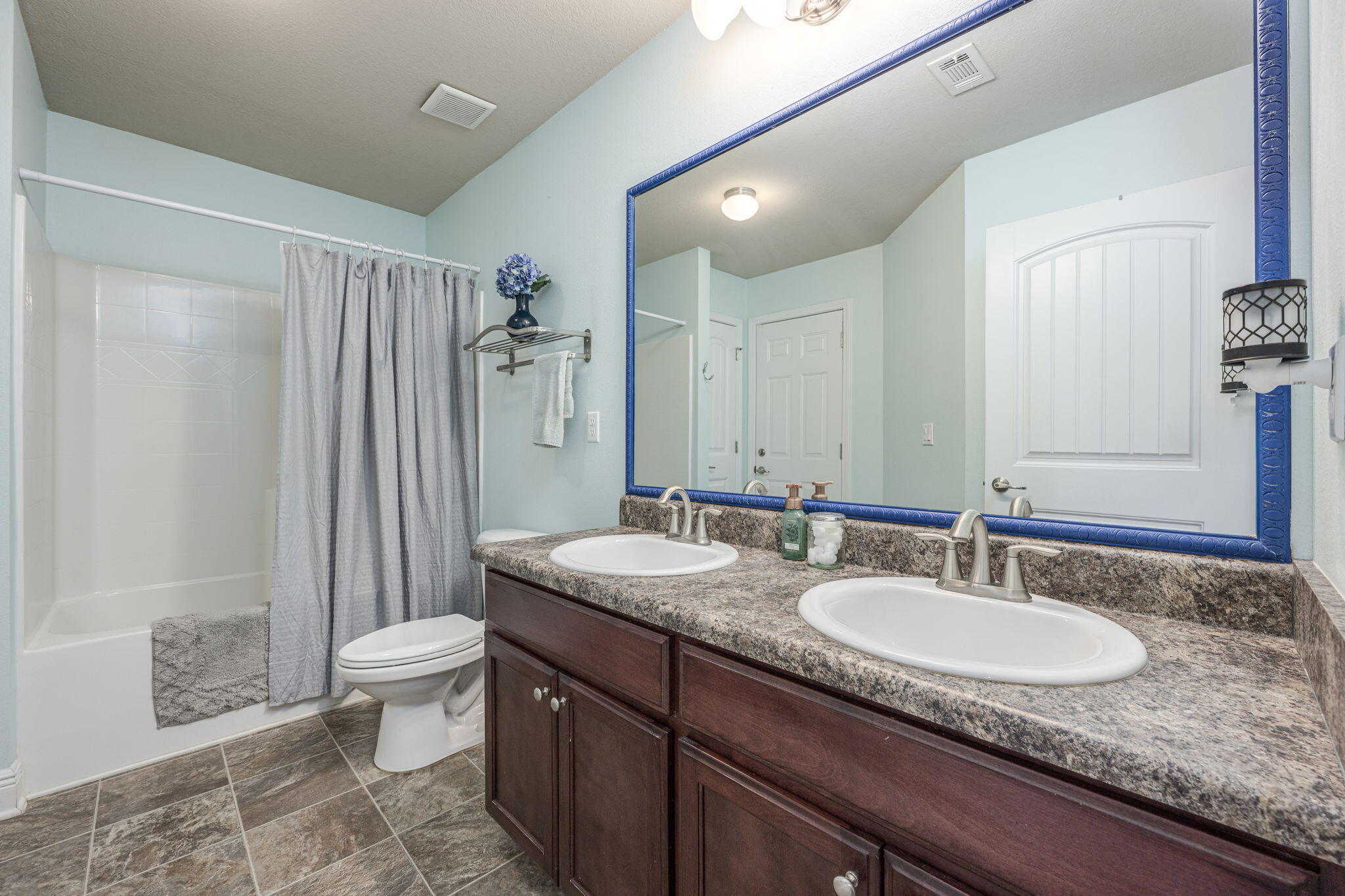 ALICIA PLACE - Residential