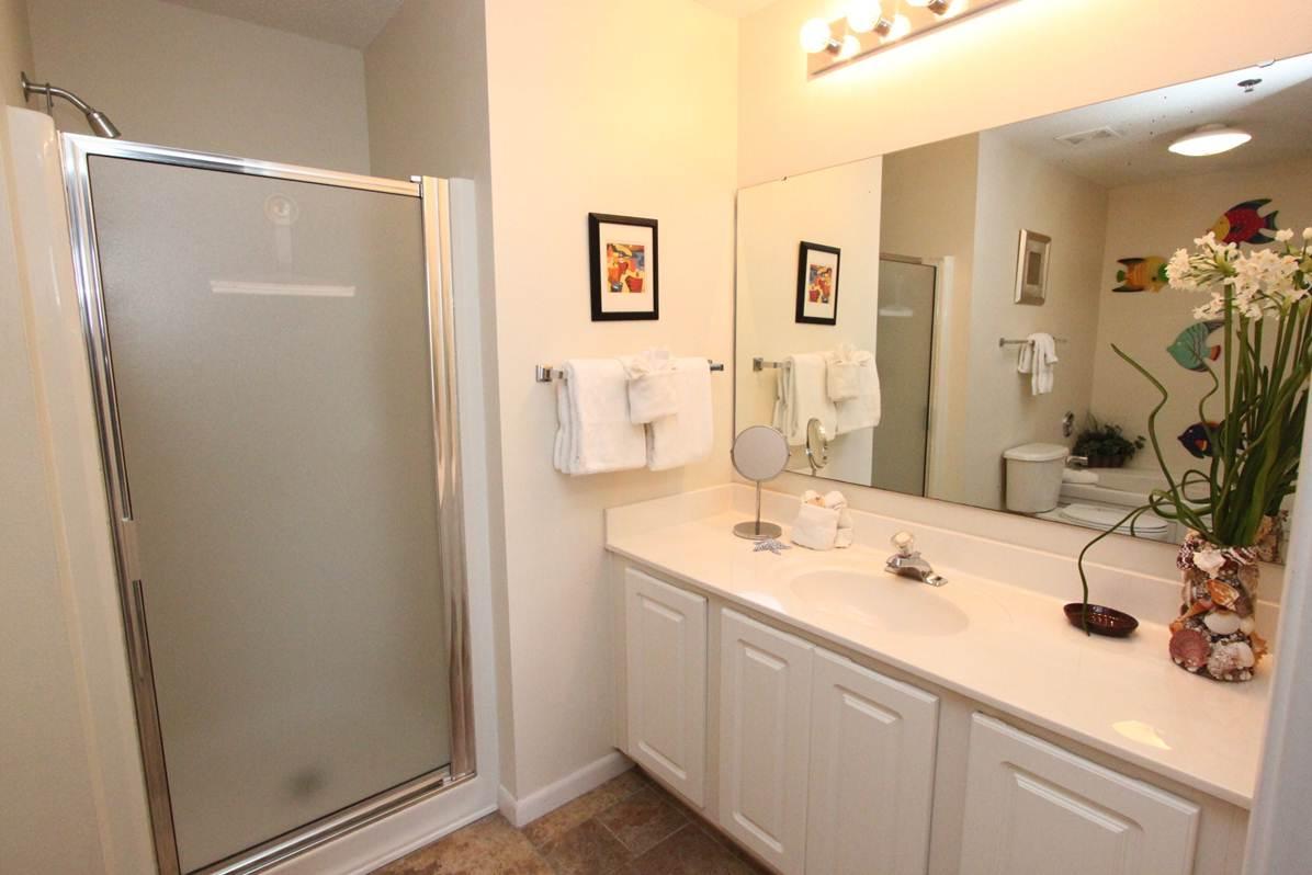 PALM COURT YACHT CLUB - Residential