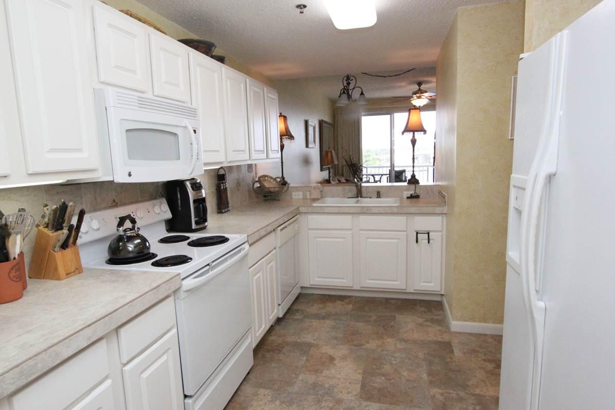 PALM COURT YACHT CLUB - Residential