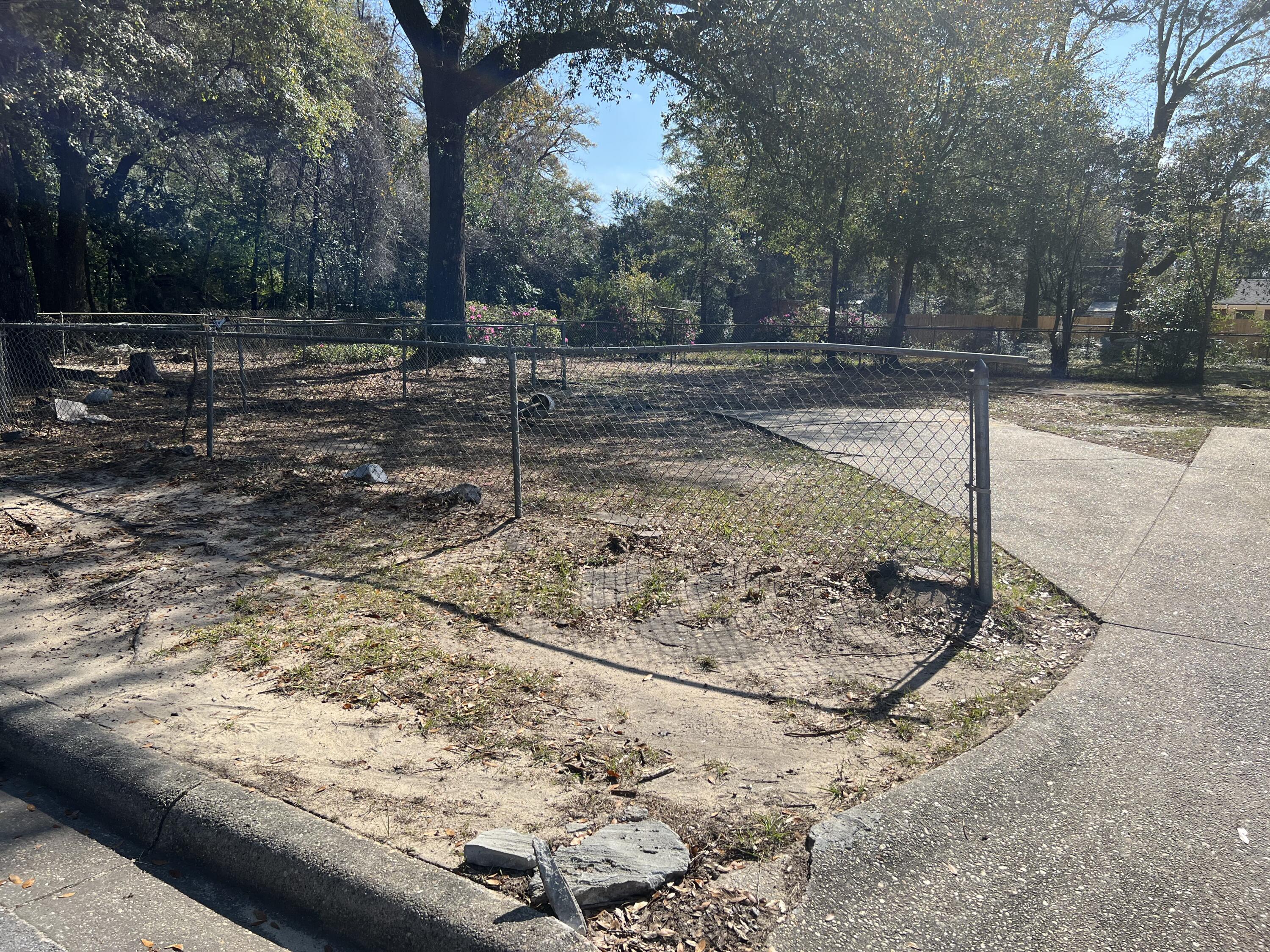 LOT 1 & 2 BLOCK 85 17-3N-23-2490-0085-0010 AND  17-3N-23-2490-0085-0020 - Residential