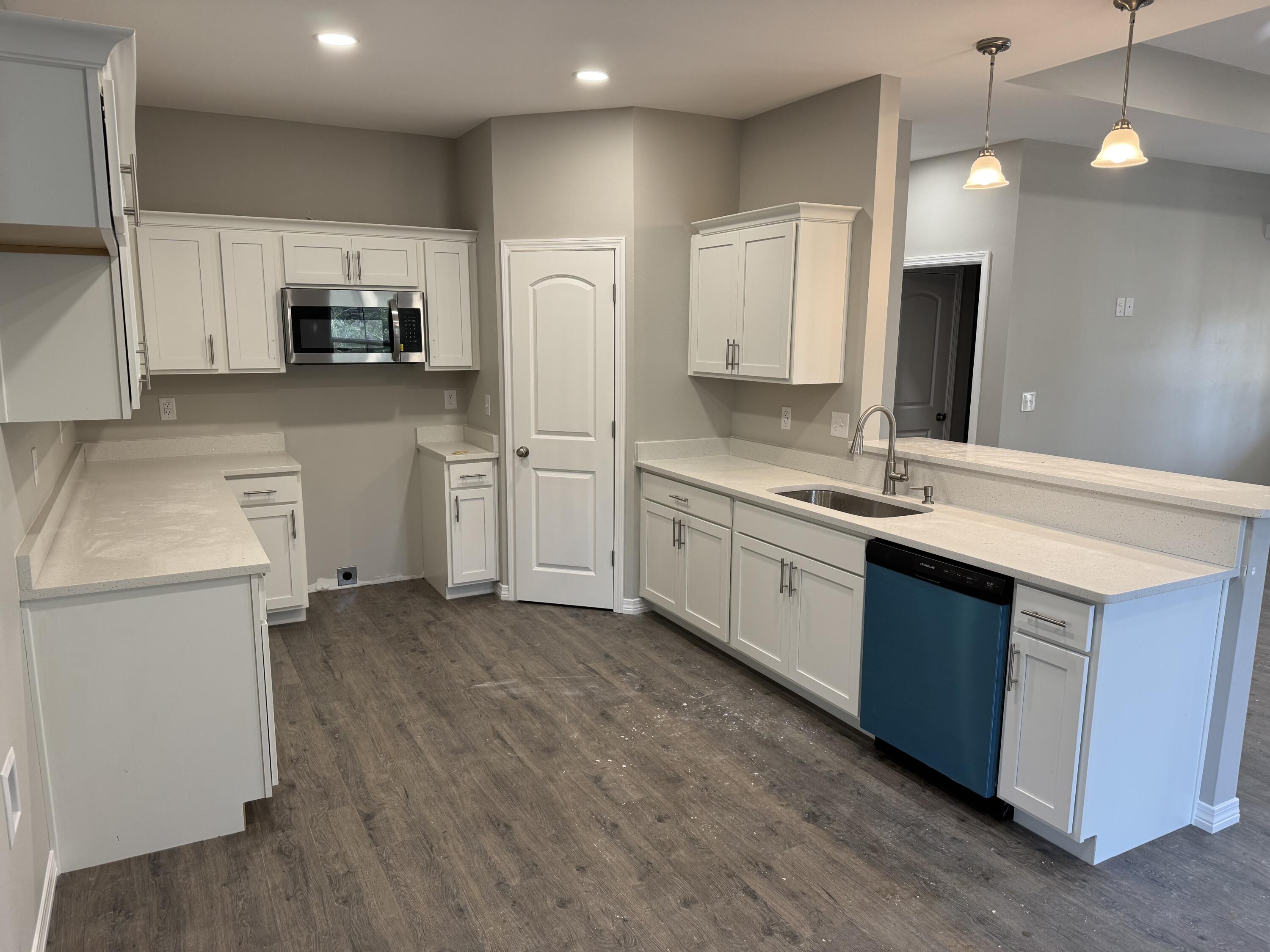 OAKWOOD LAKES ESTATES - Residential