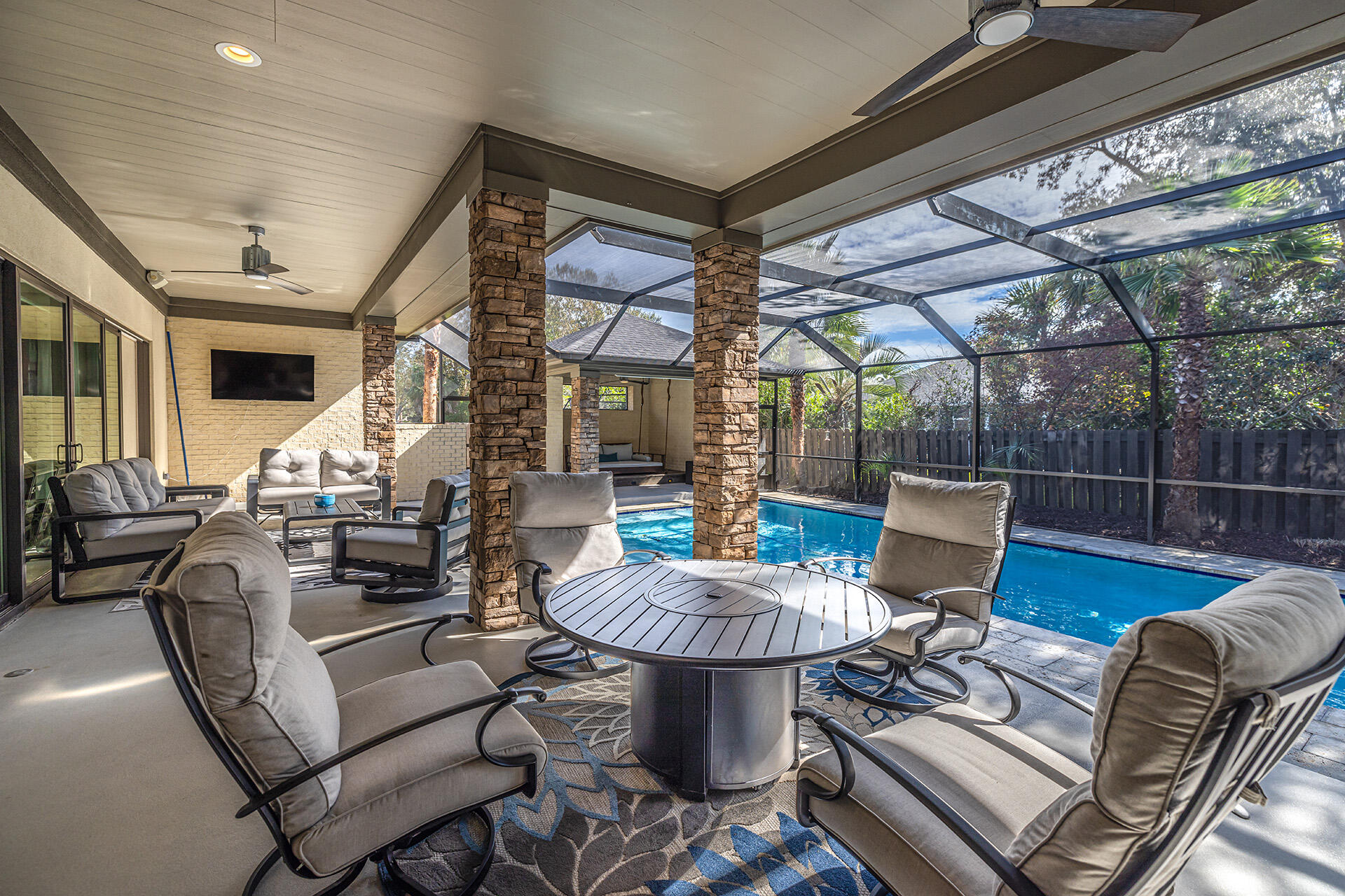 Grand Pointe Manor - Residential