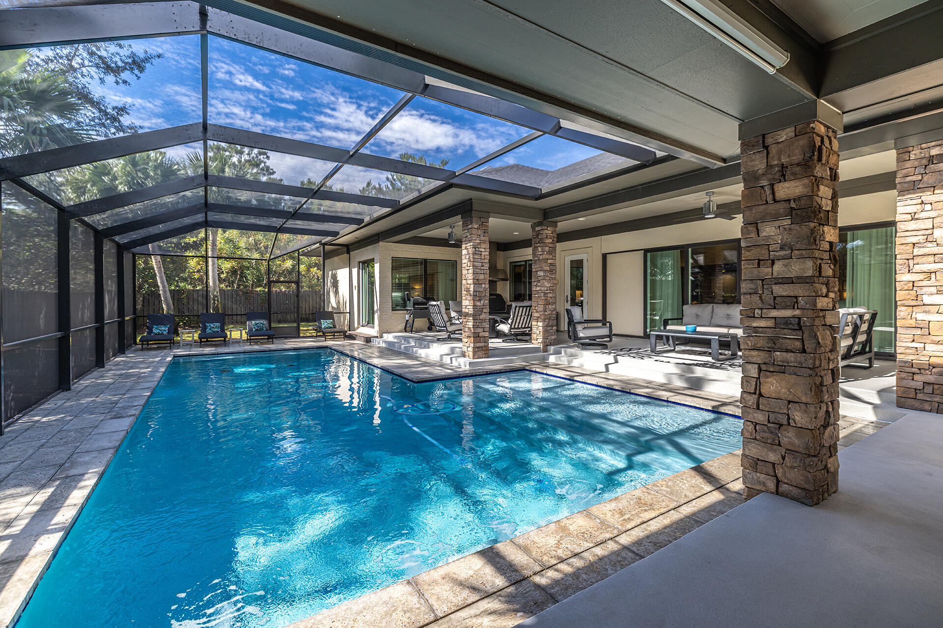 Grand Pointe Manor - Residential