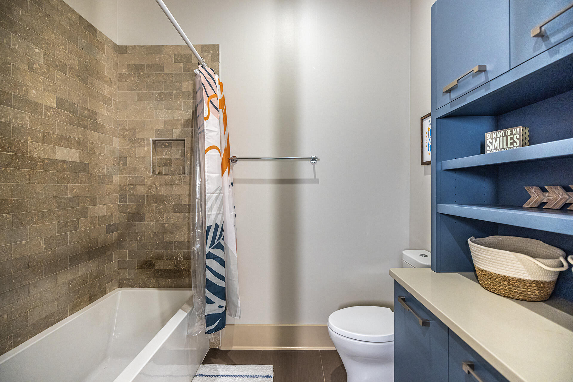 Grand Pointe Manor - Residential