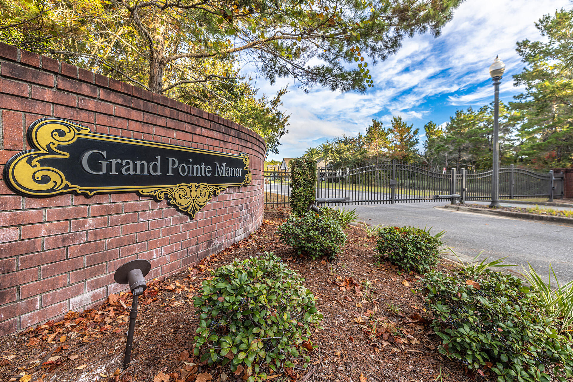 Grand Pointe Manor - Residential