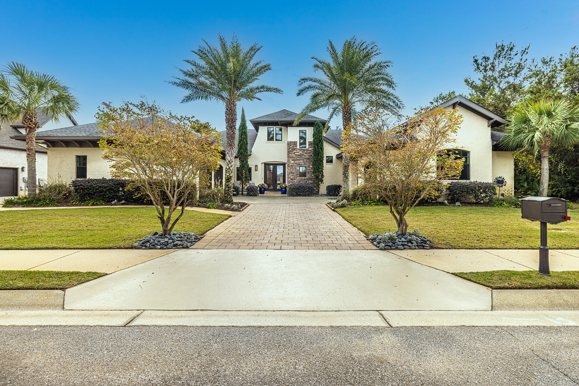 Grand Pointe Manor - Residential