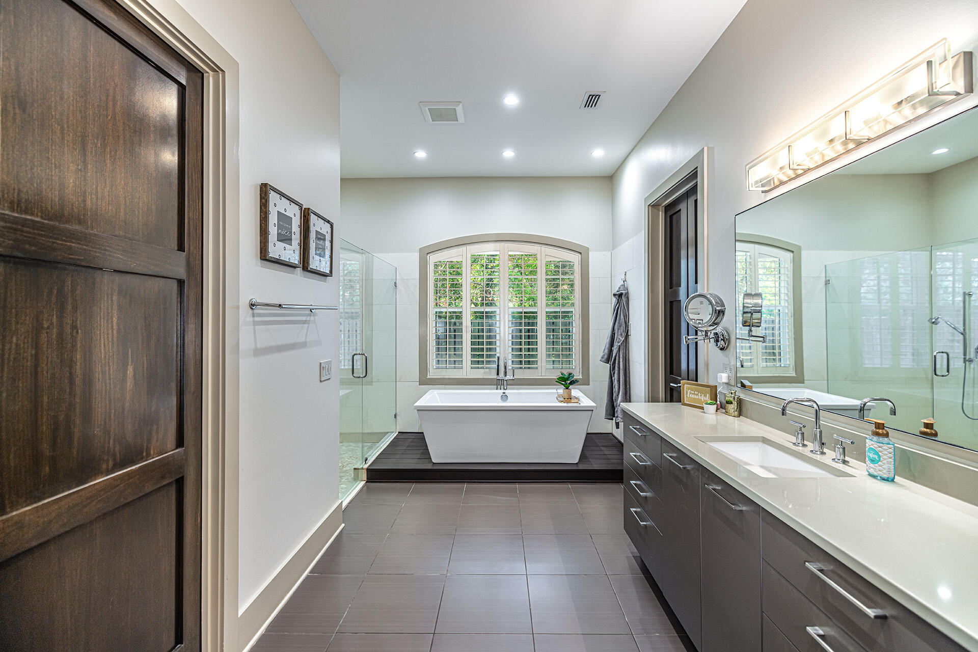 Grand Pointe Manor - Residential