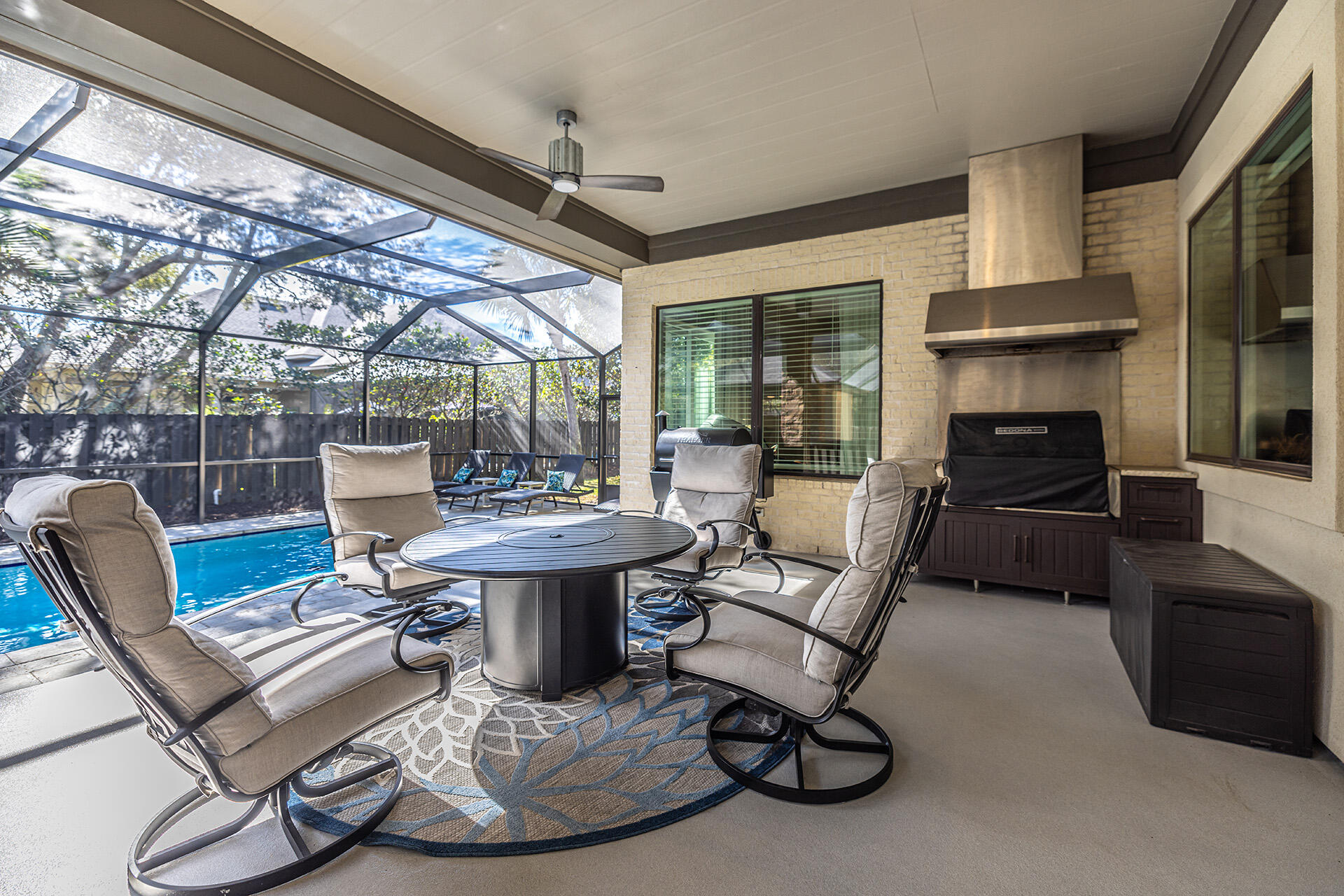 Grand Pointe Manor - Residential