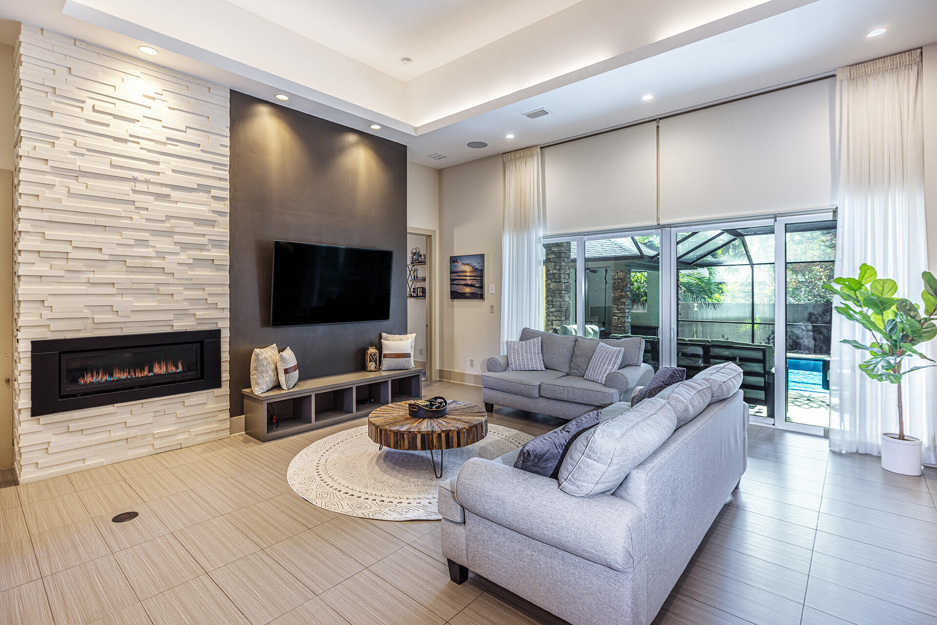 Grand Pointe Manor - Residential