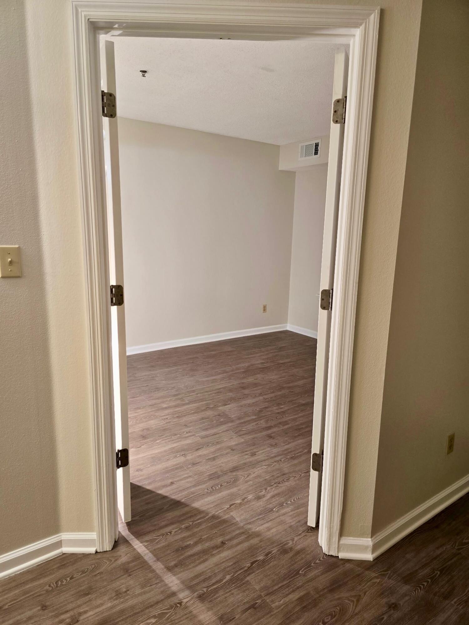 POINTE OF VIEW EAST - Residential Lease