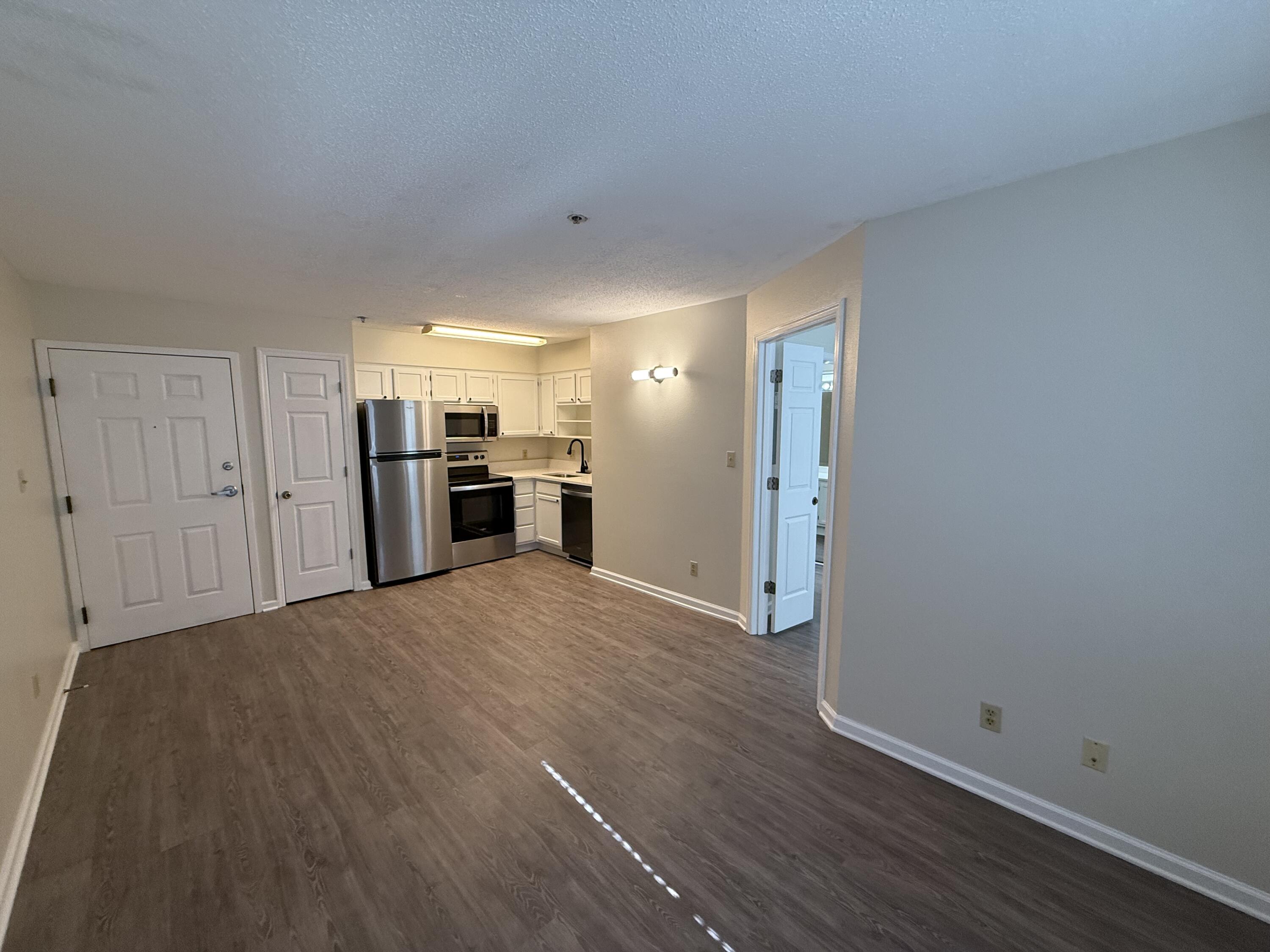 POINTE OF VIEW EAST - Residential Lease