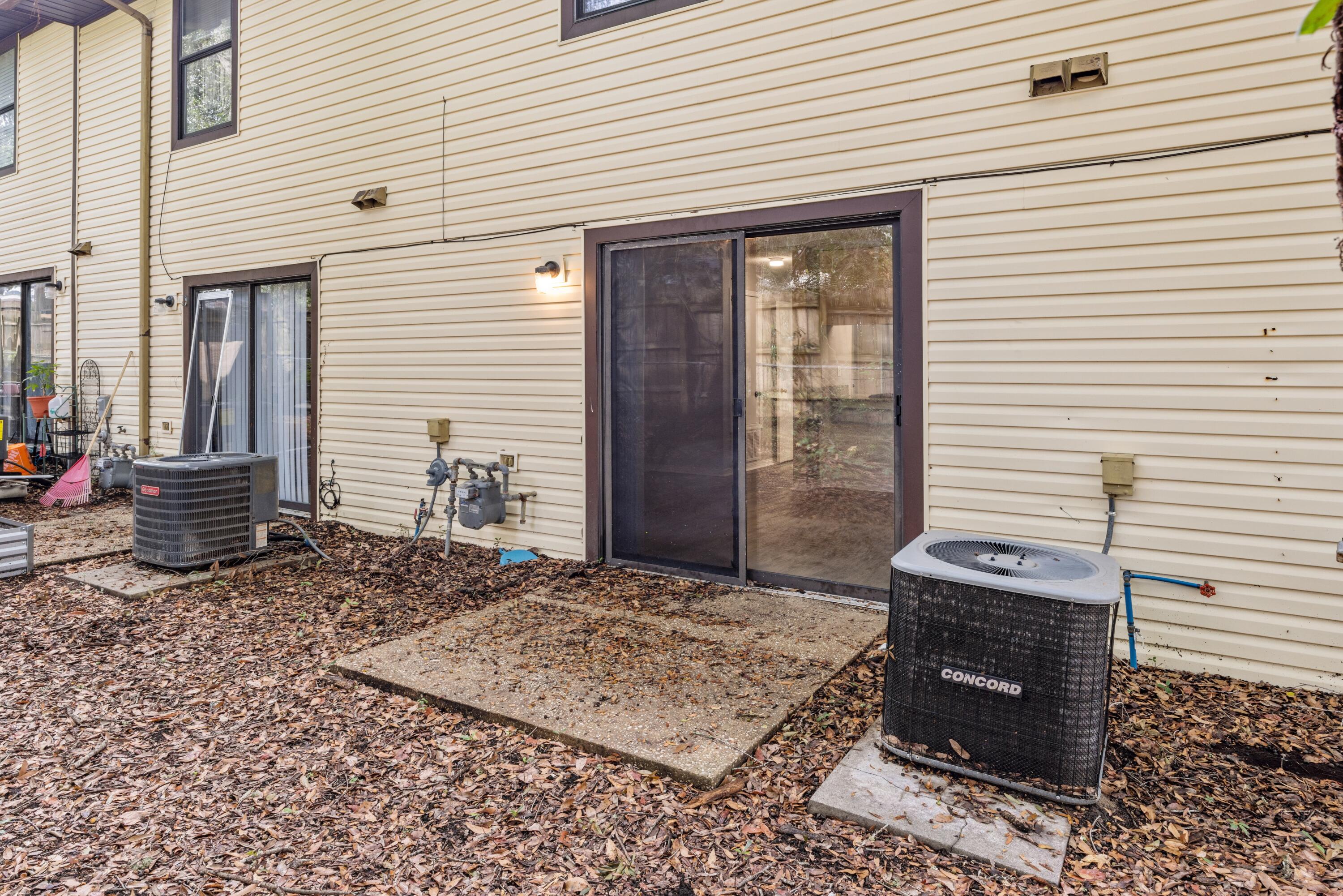 metes and bounds - Residential Lease