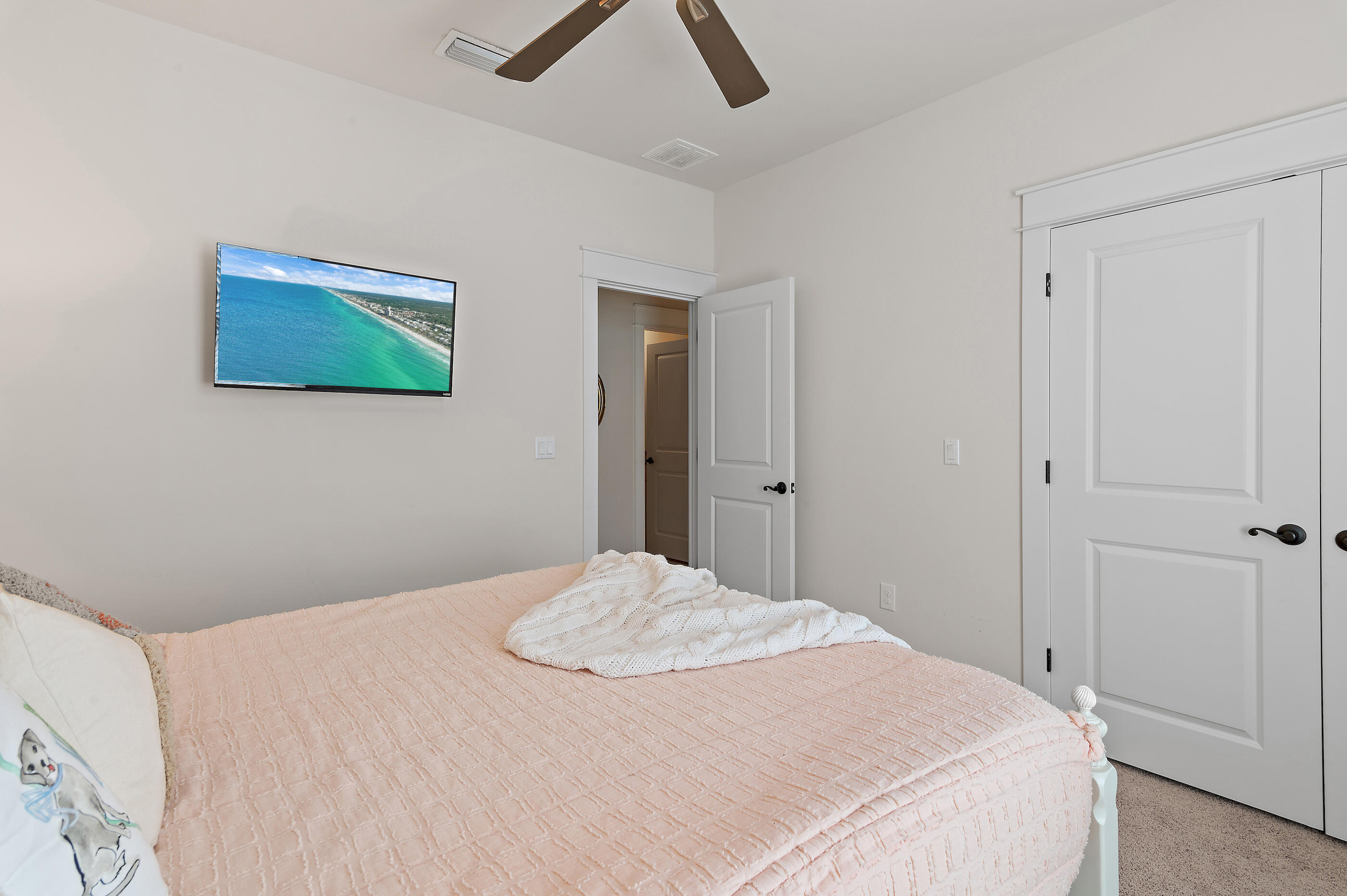 PARADISE COVE - Residential