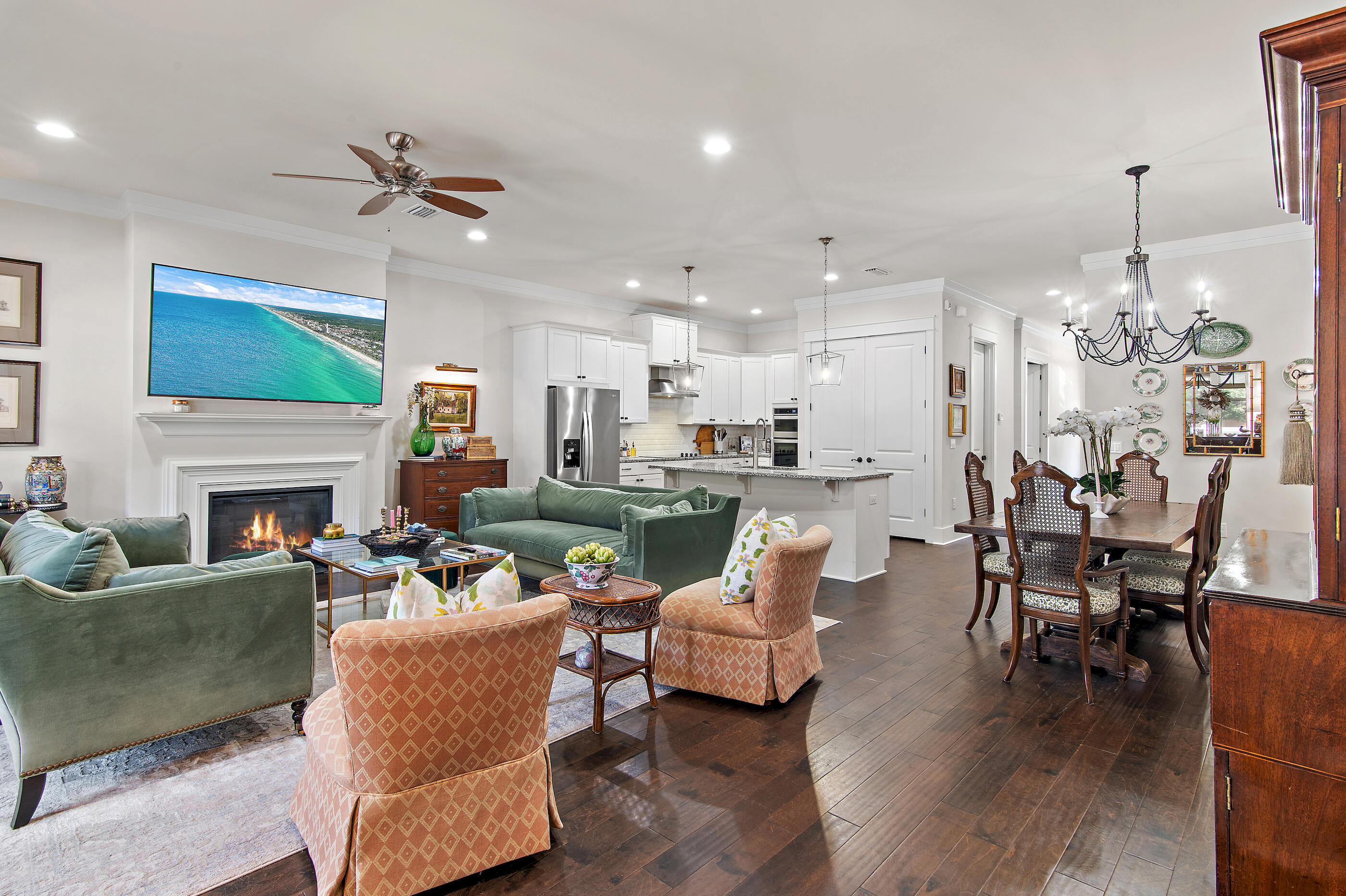 PARADISE COVE - Residential