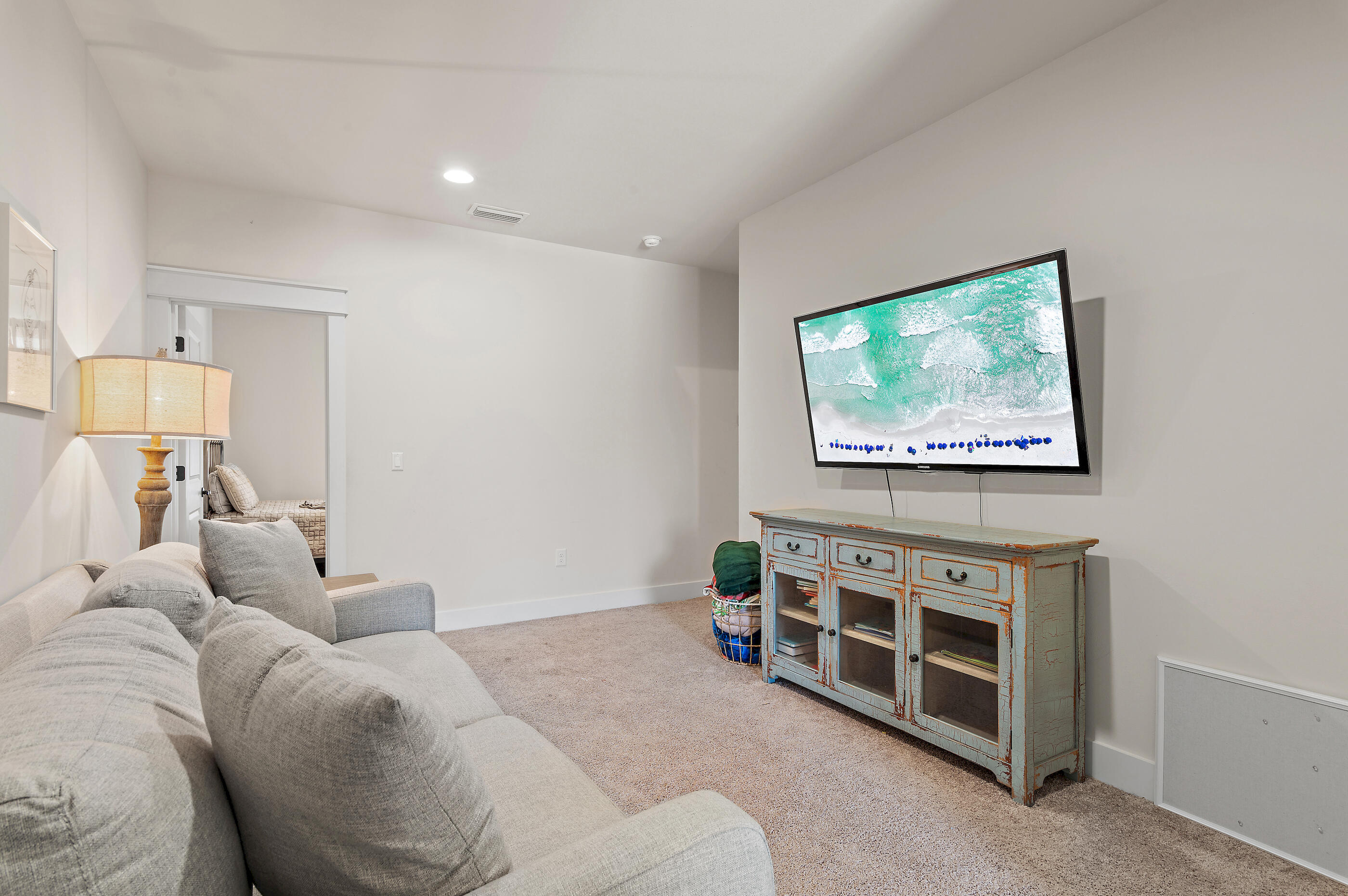 PARADISE COVE - Residential