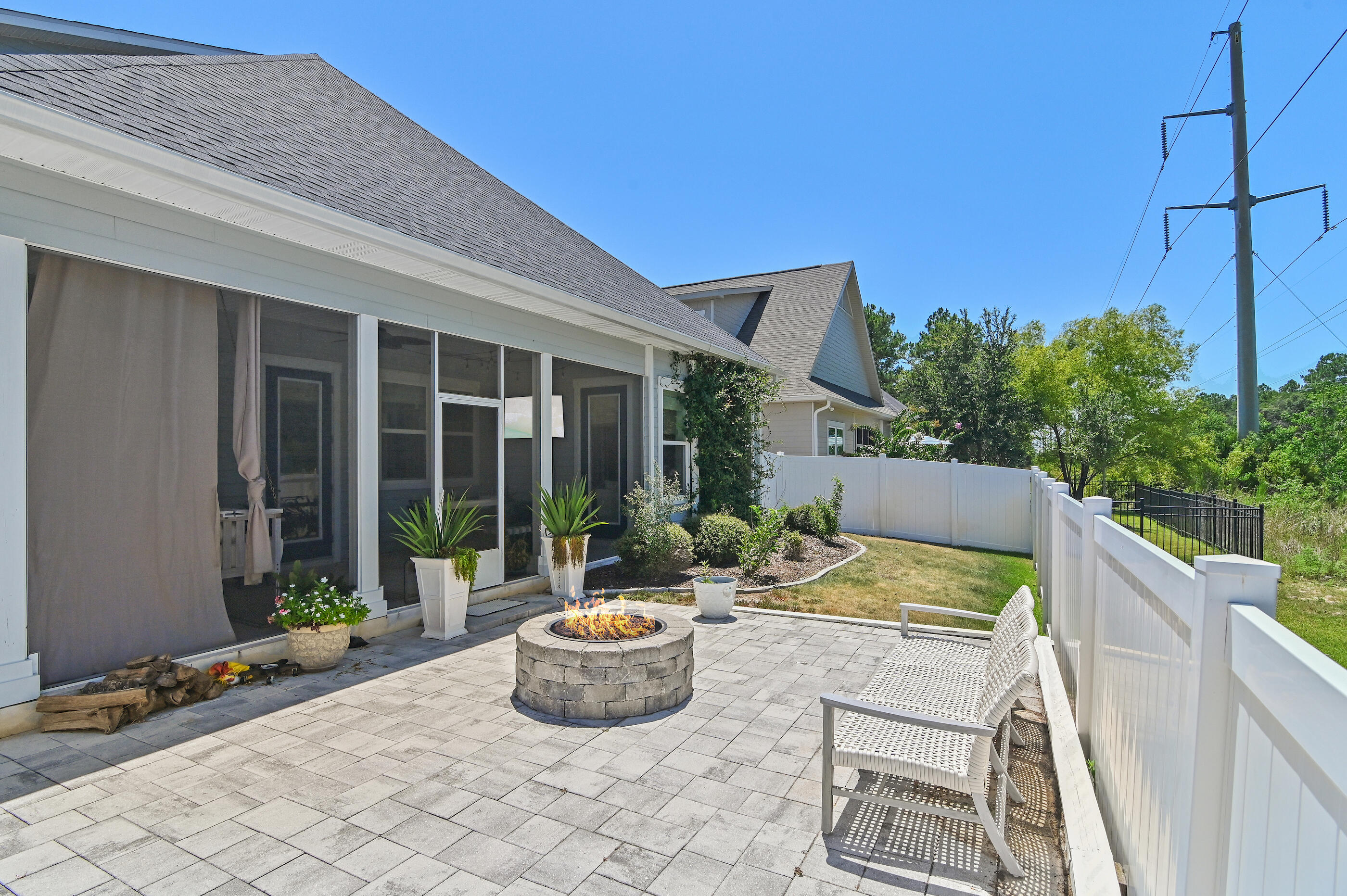 PARADISE COVE - Residential